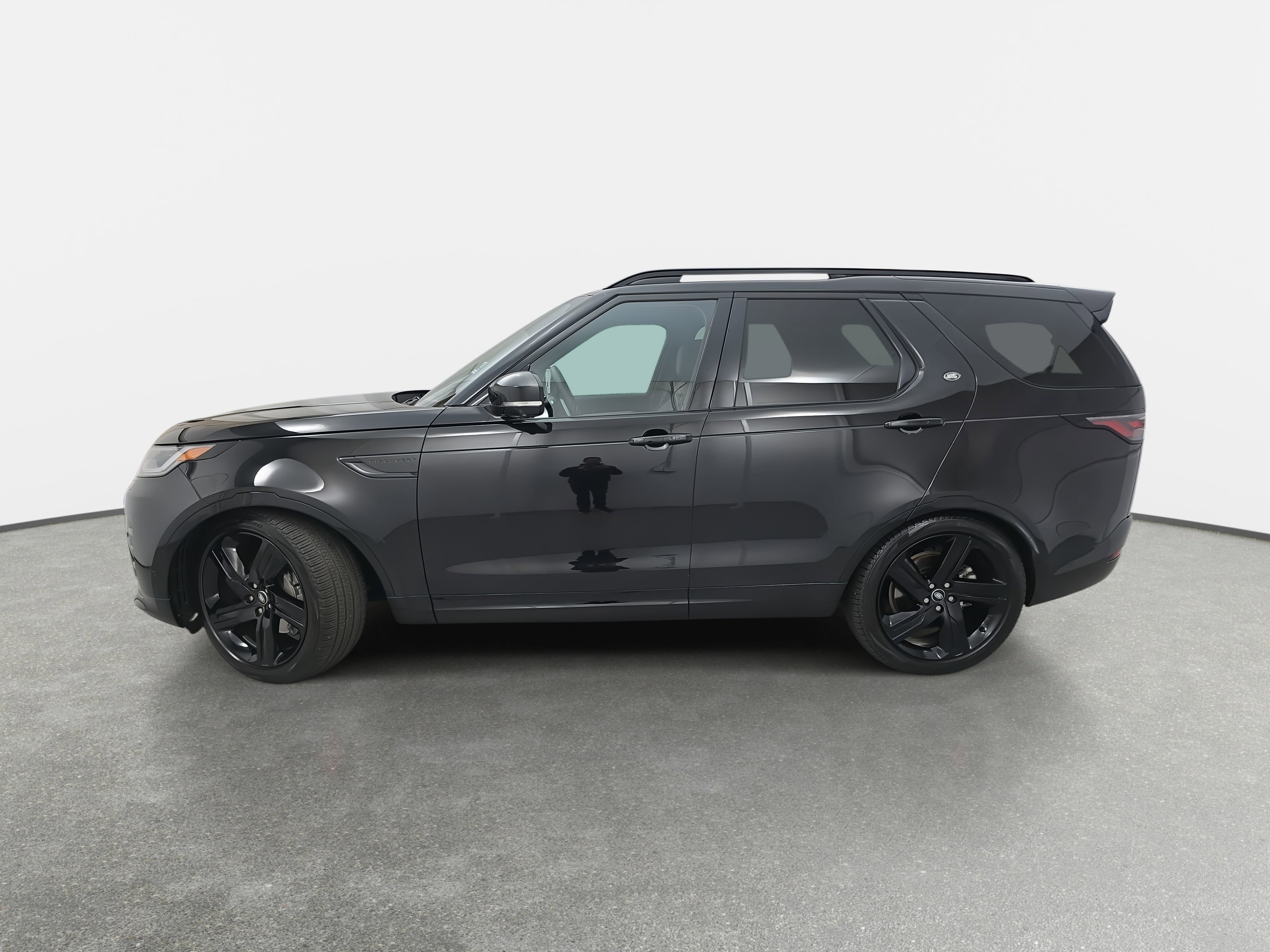 2025 Land Rover Discovery Dynamic SE