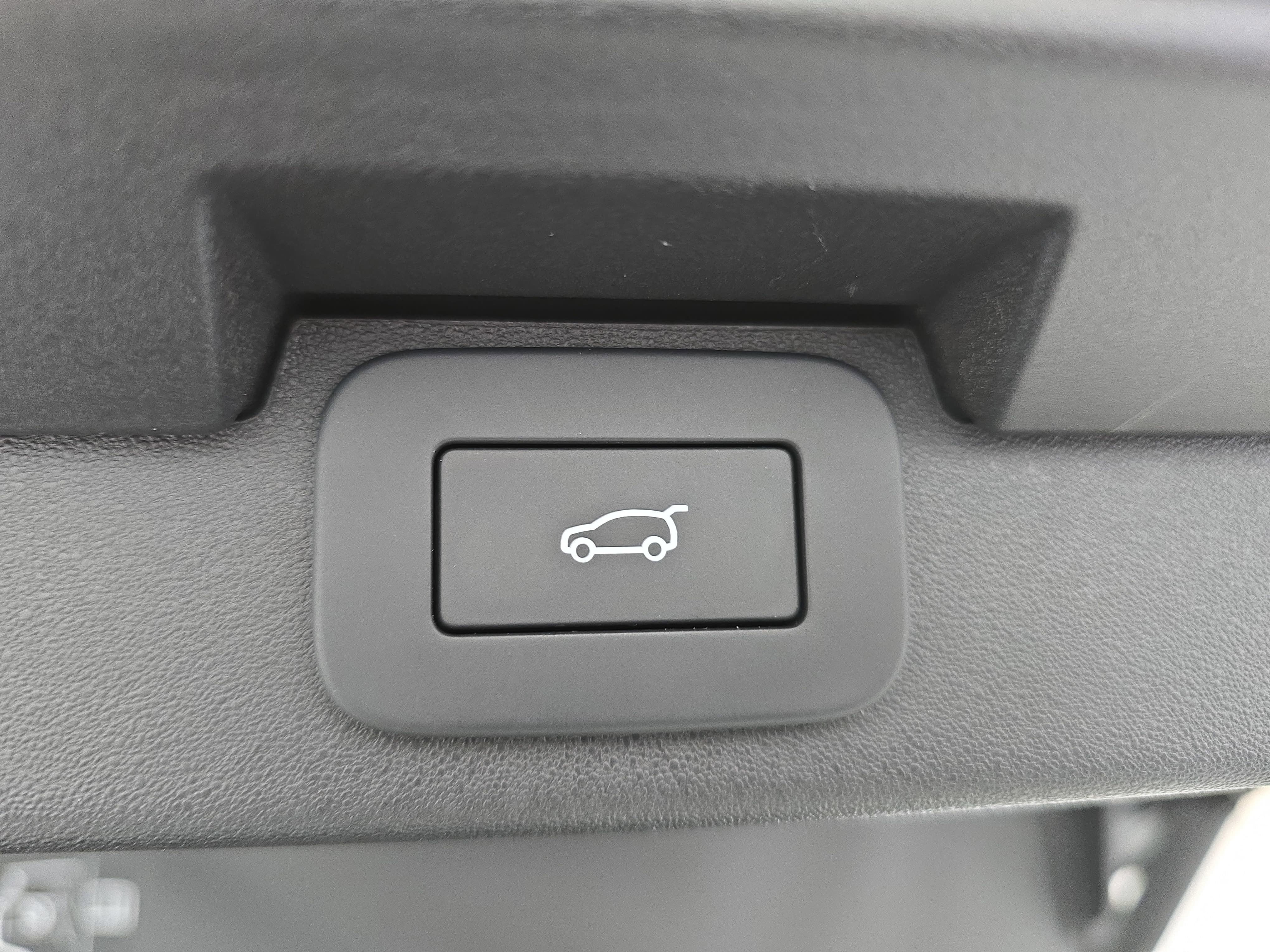 2025 Land Rover Discovery Dynamic SE