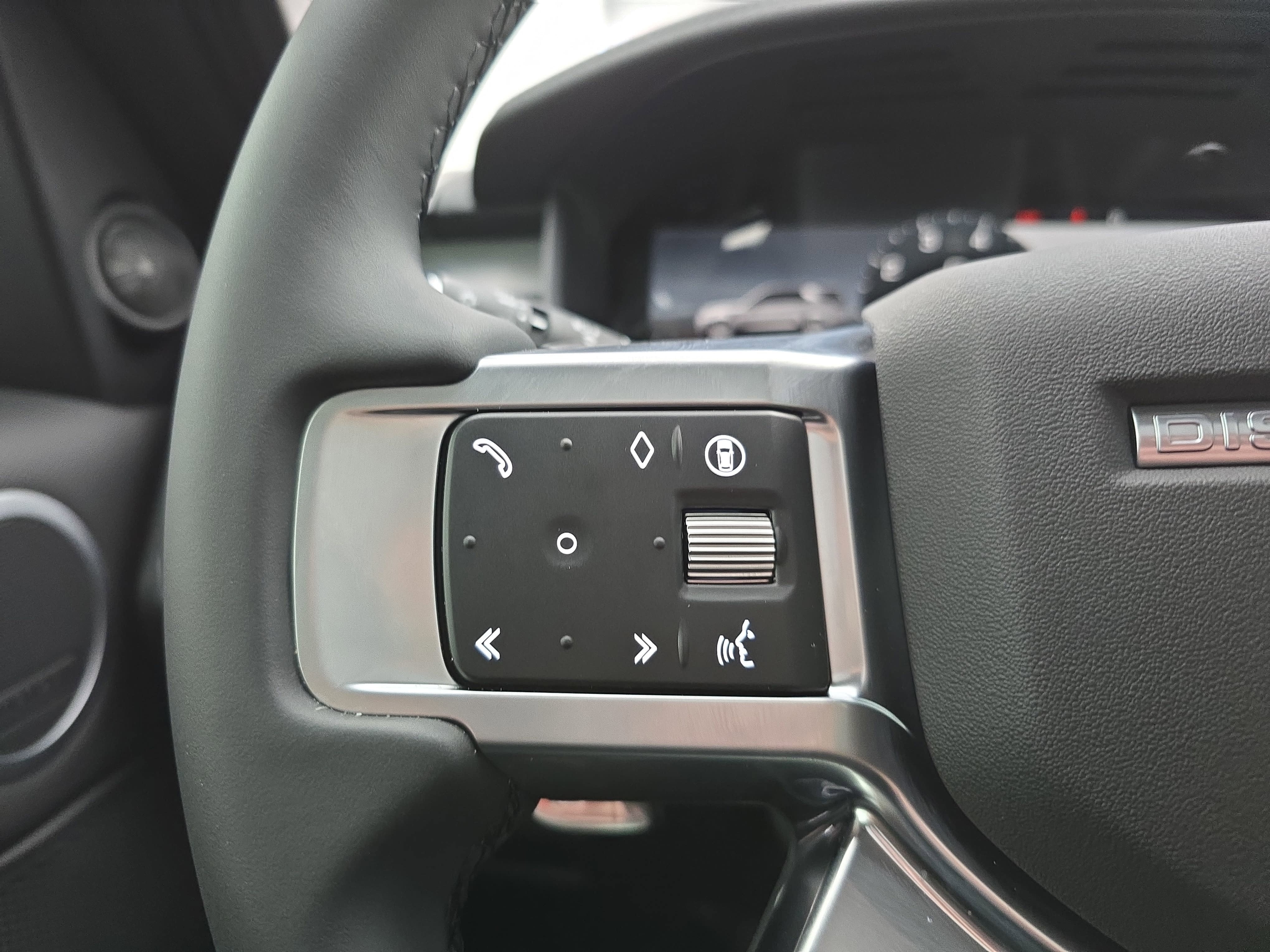 2025 Land Rover Discovery Dynamic SE