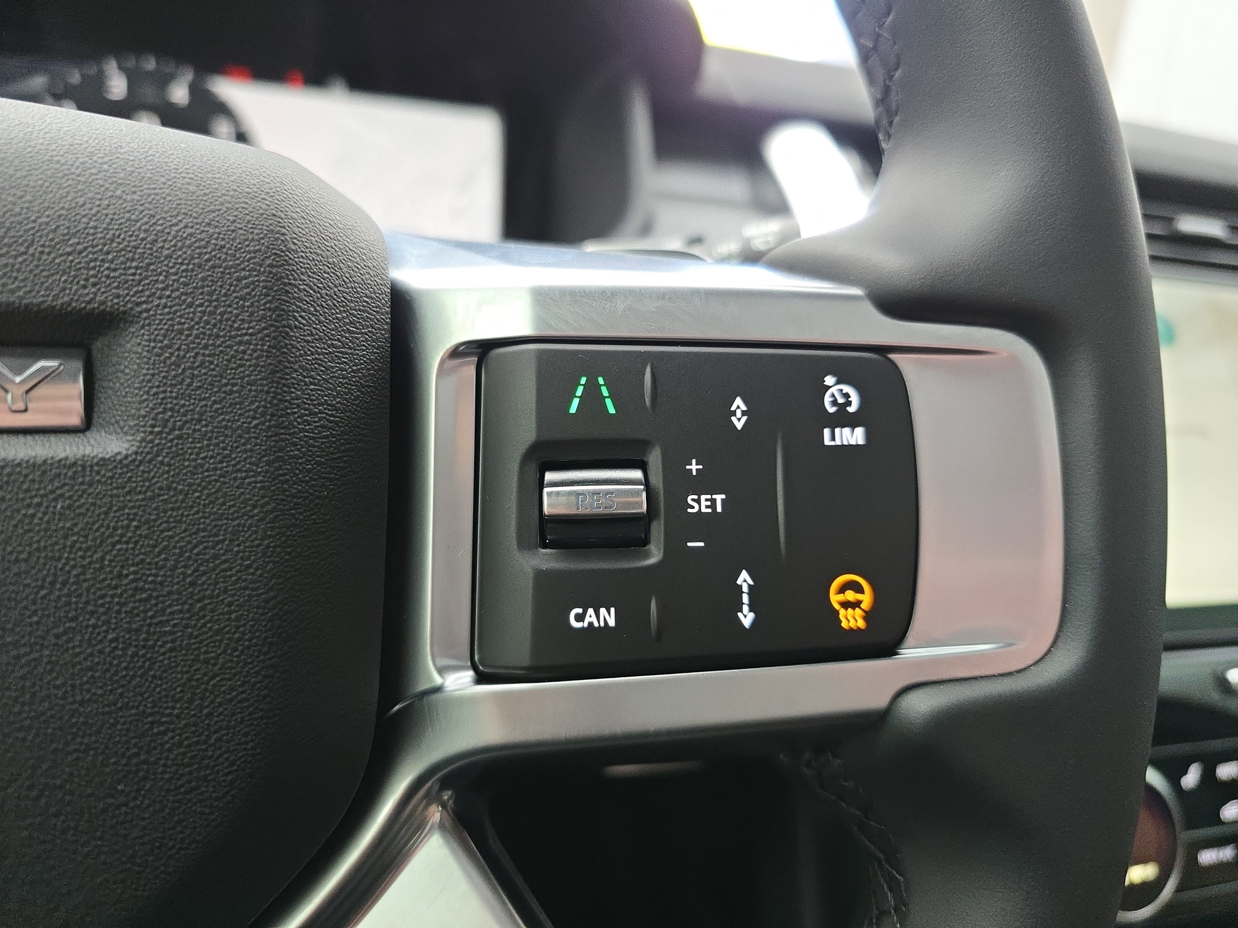 2025 Land Rover Discovery Dynamic SE