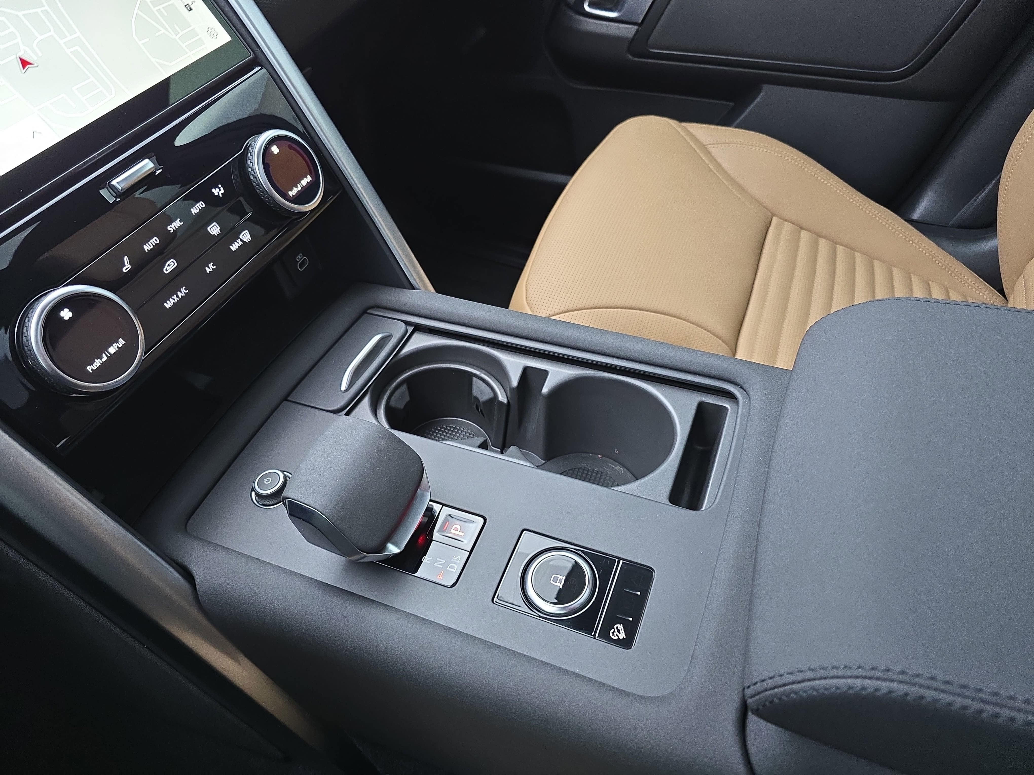 2025 Land Rover Discovery Dynamic SE