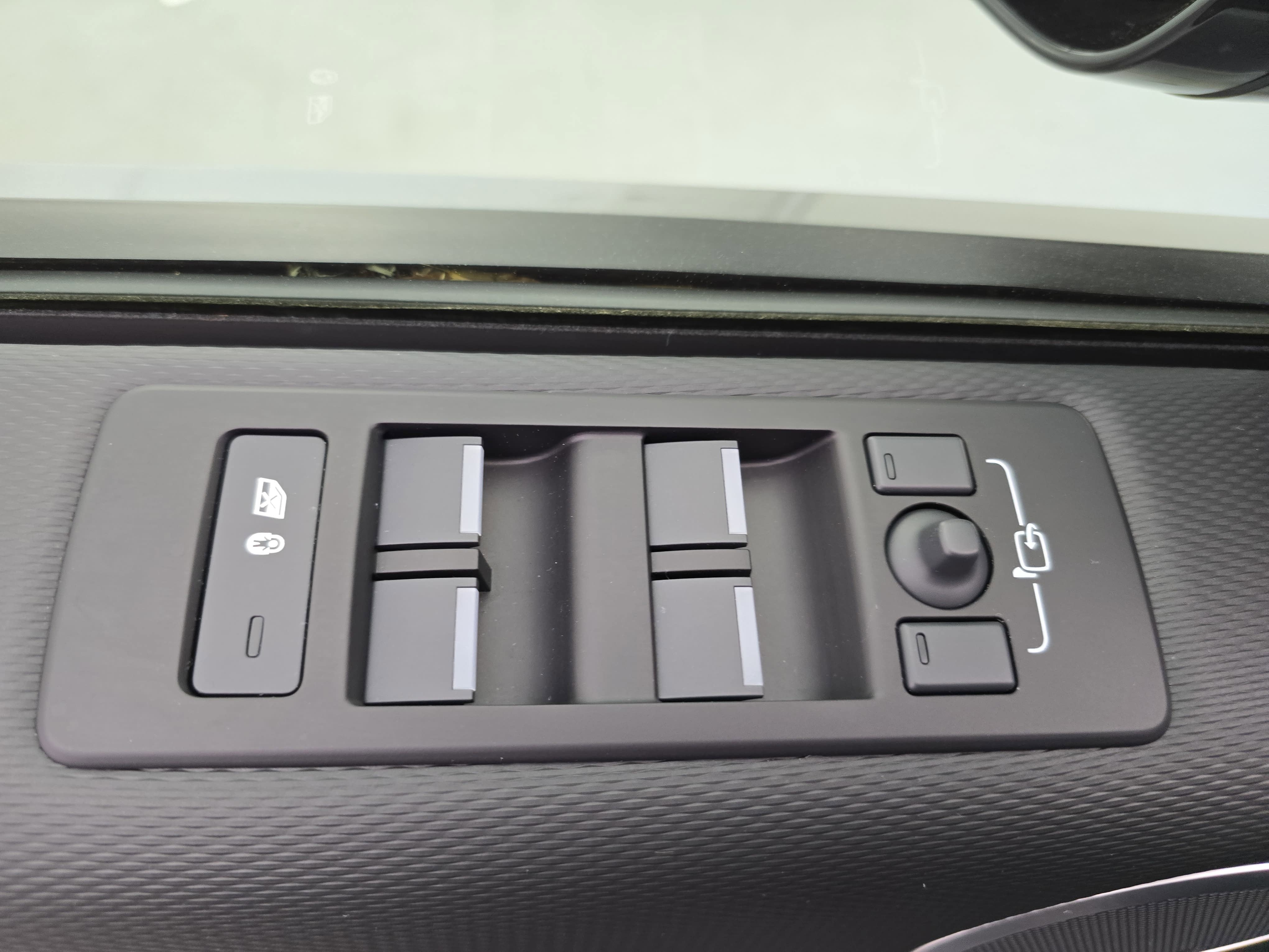 2025 Land Rover Discovery Dynamic SE