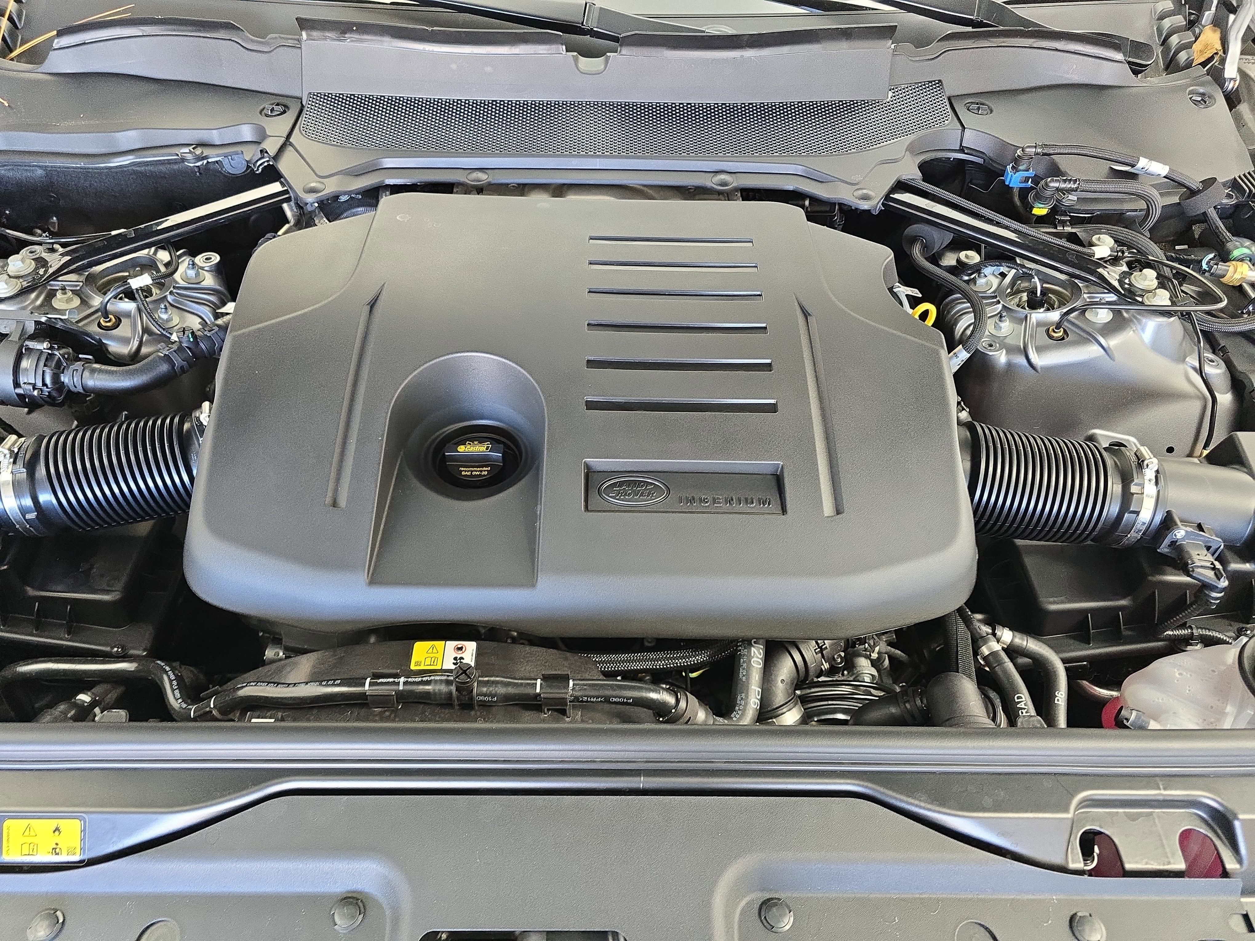 2025 Land Rover Discovery Dynamic SE