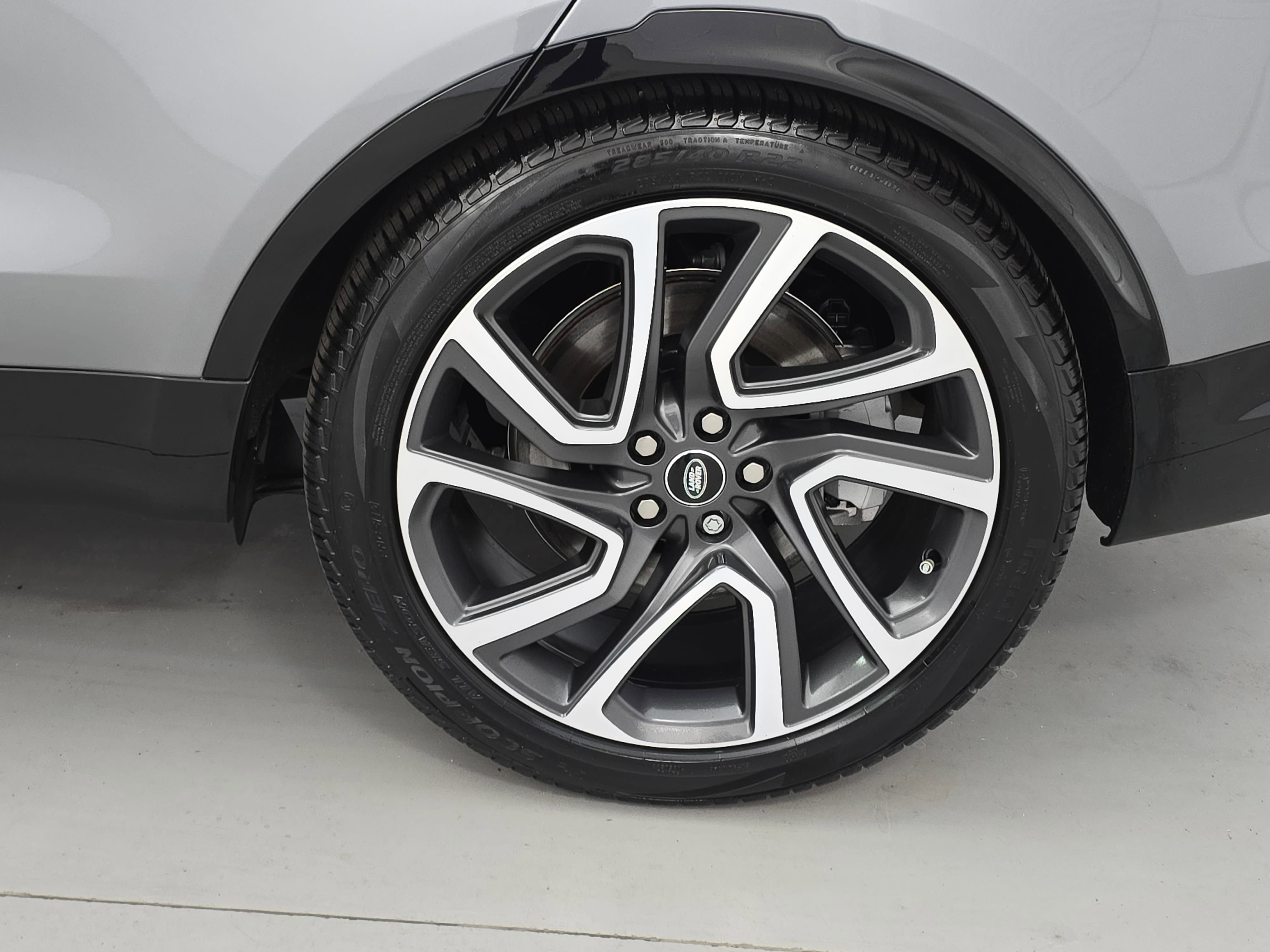 2025 Land Rover Discovery Dynamic SE