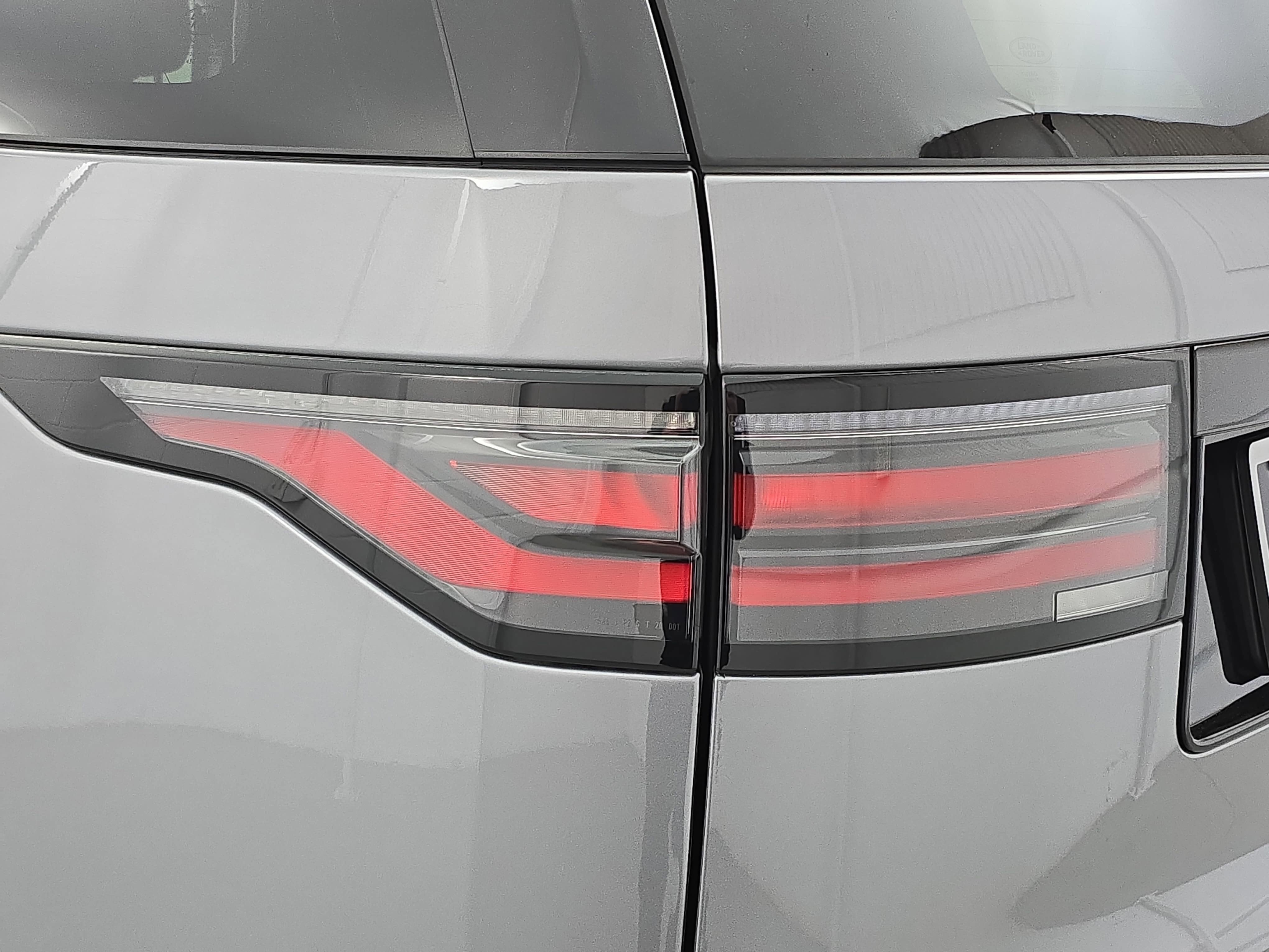 2025 Land Rover Discovery Dynamic SE