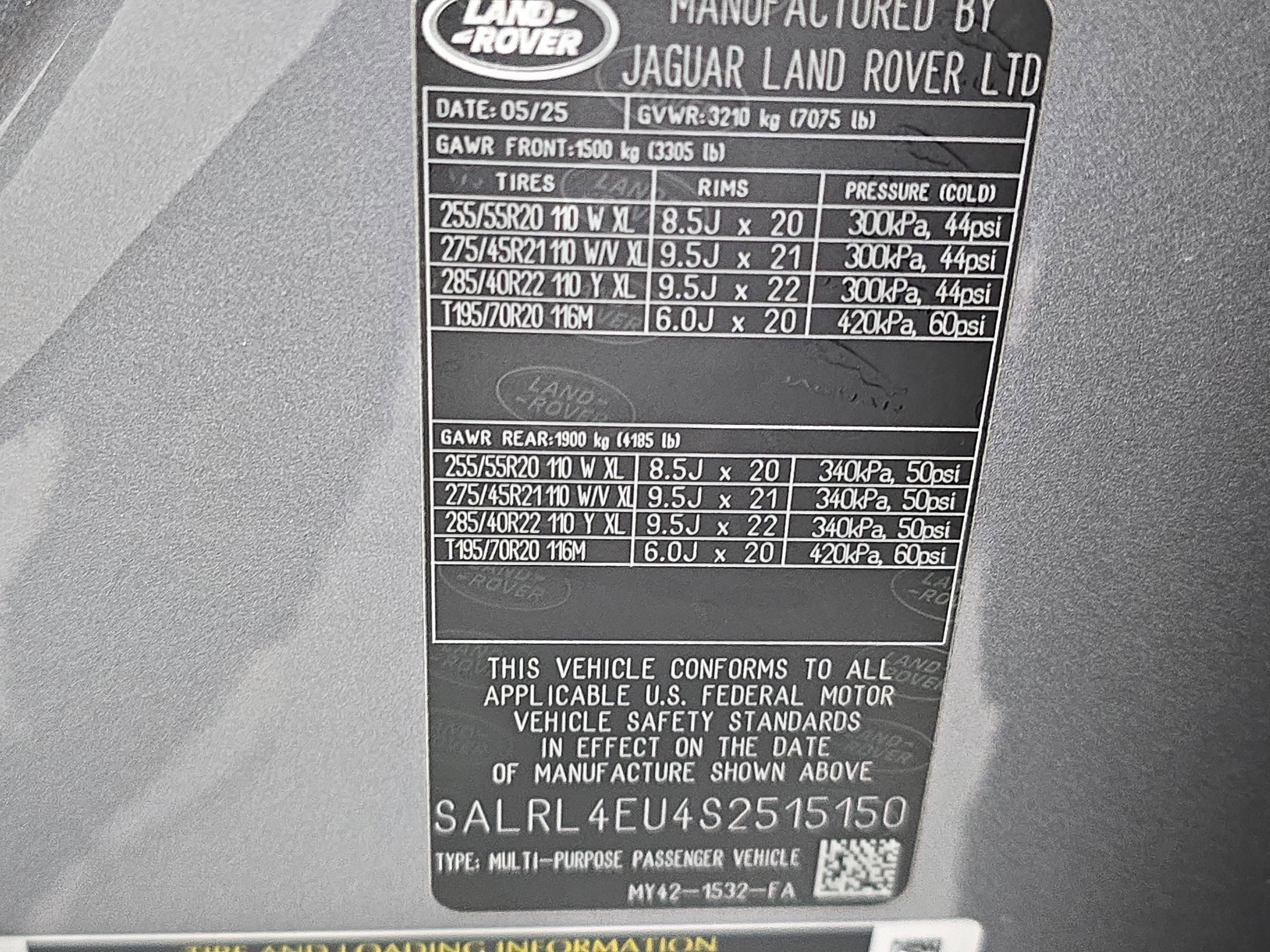 2025 Land Rover Discovery Dynamic SE