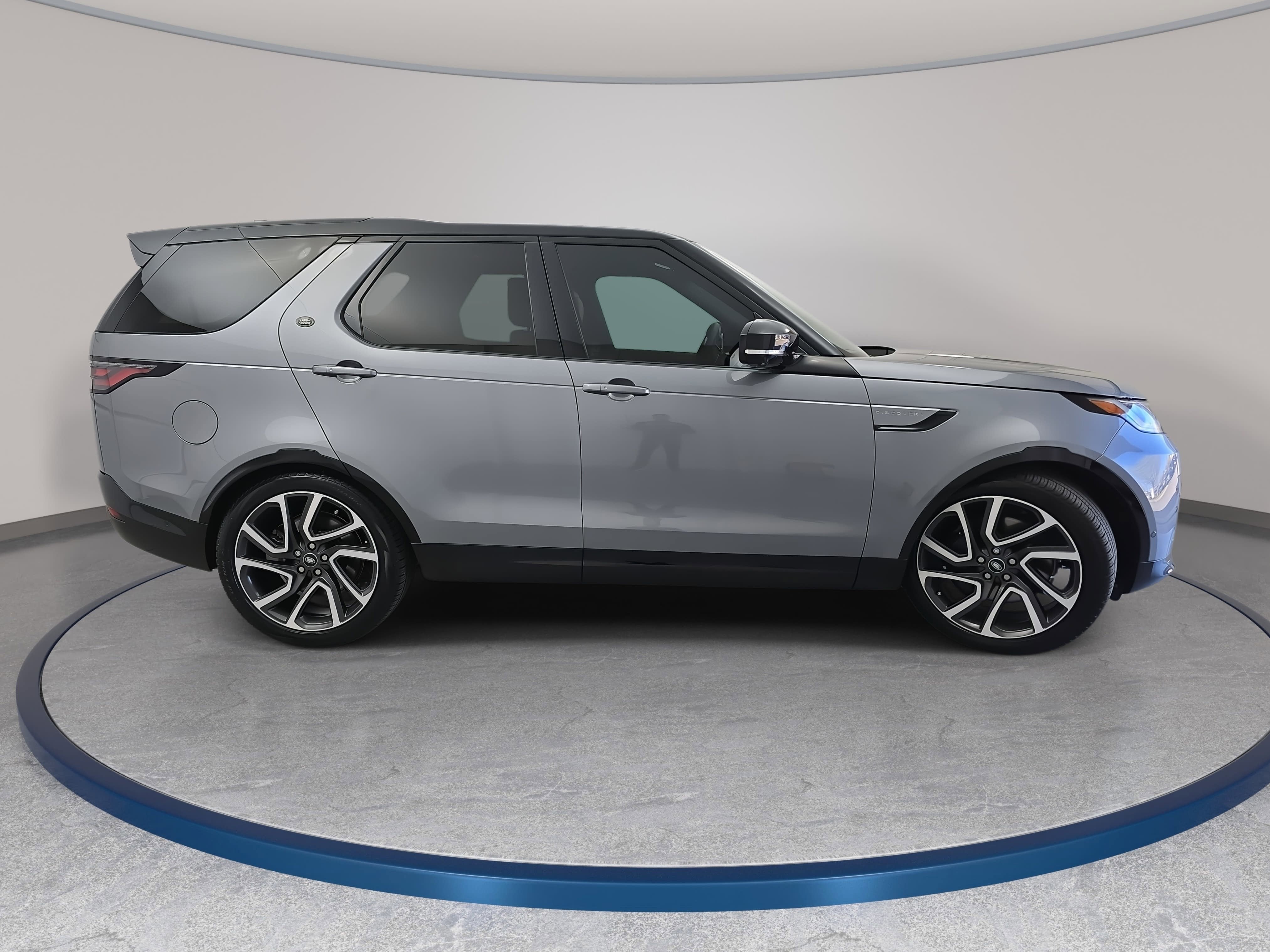 2025 Land Rover Discovery Dynamic SE