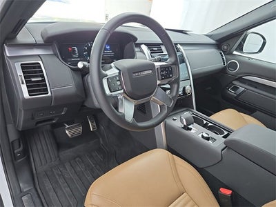 2025 Land Rover Discovery Dynamic SE