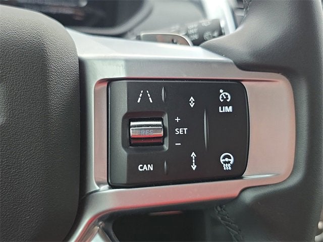 2025 Land Rover Discovery Dynamic SE