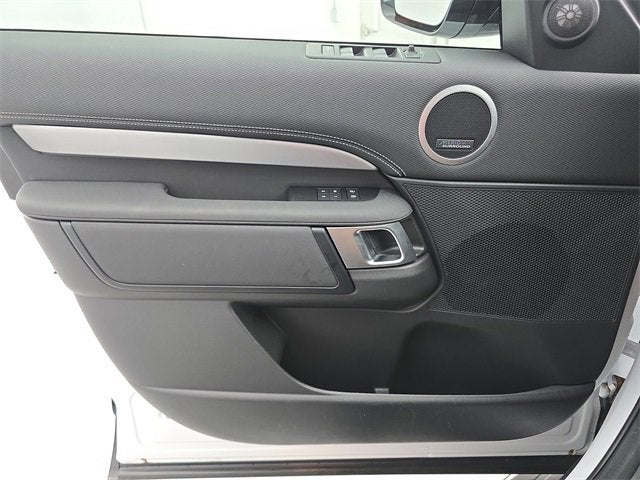 2025 Land Rover Discovery Dynamic SE