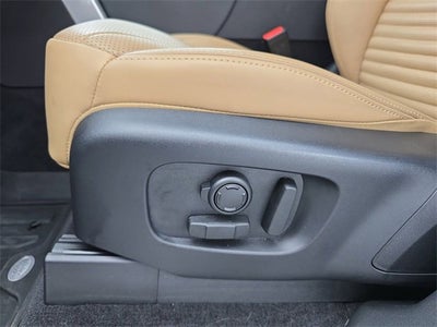 2025 Land Rover Discovery Dynamic SE