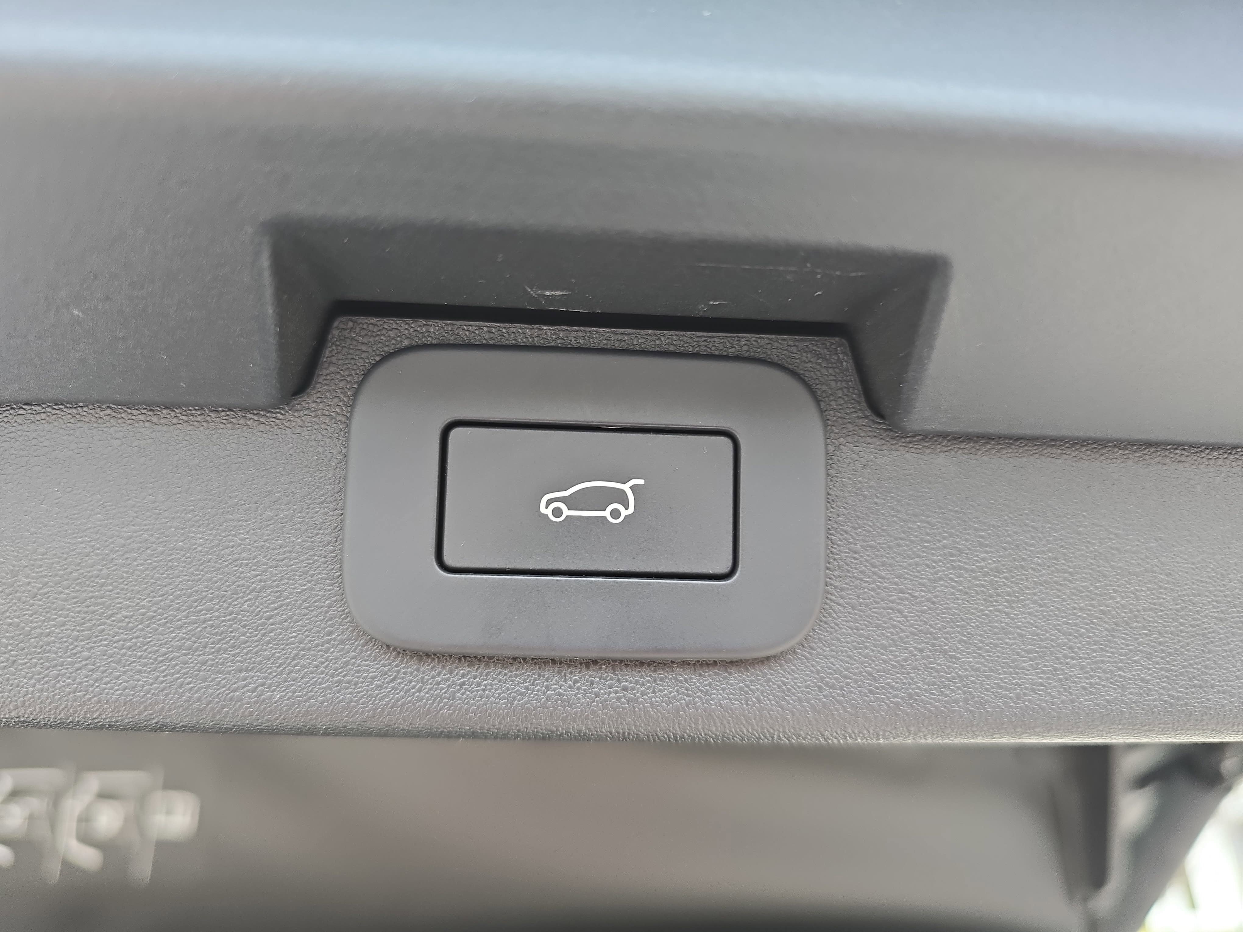 2025 Land Rover Discovery Dynamic SE