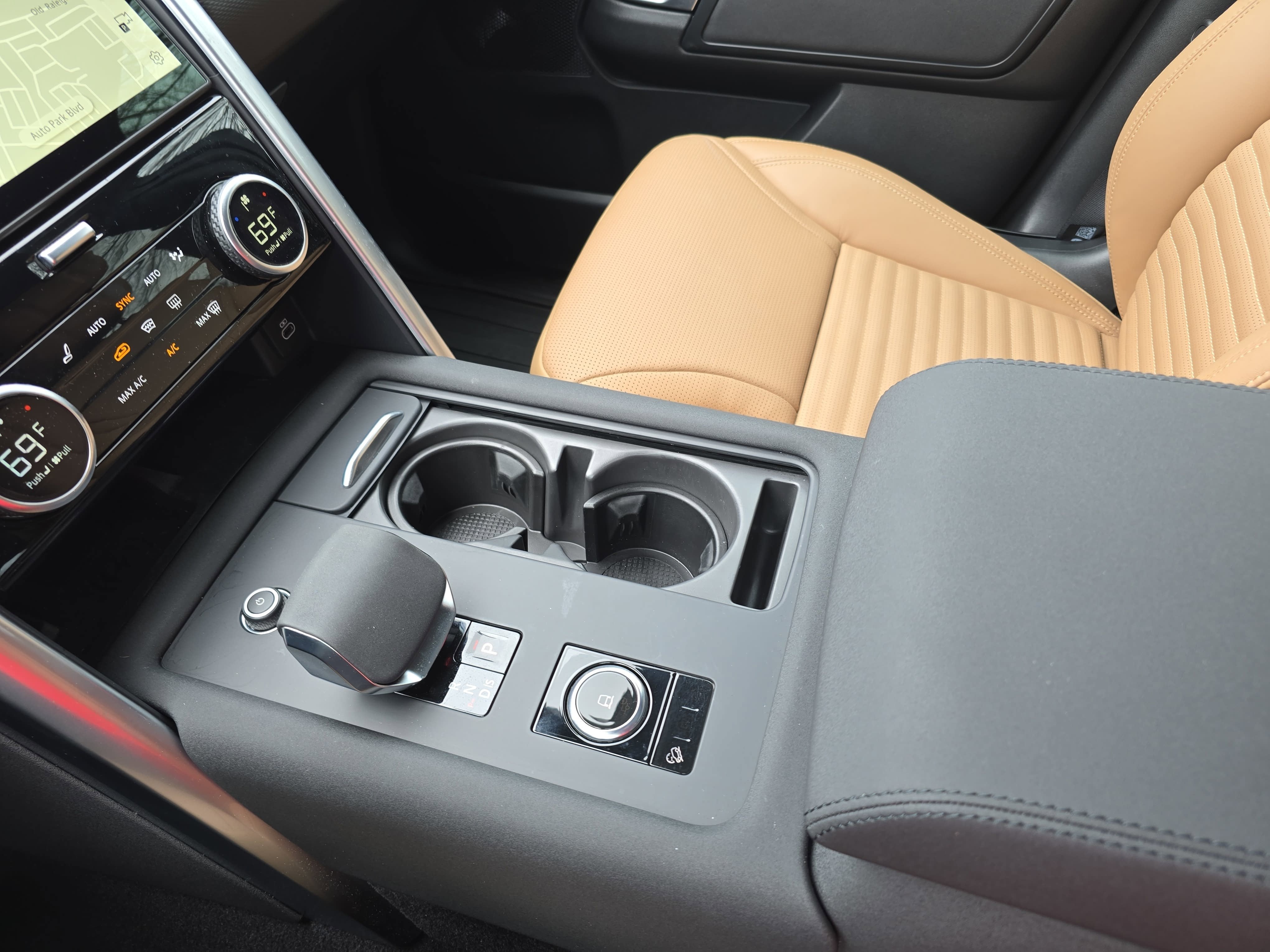 2025 Land Rover Discovery Dynamic SE