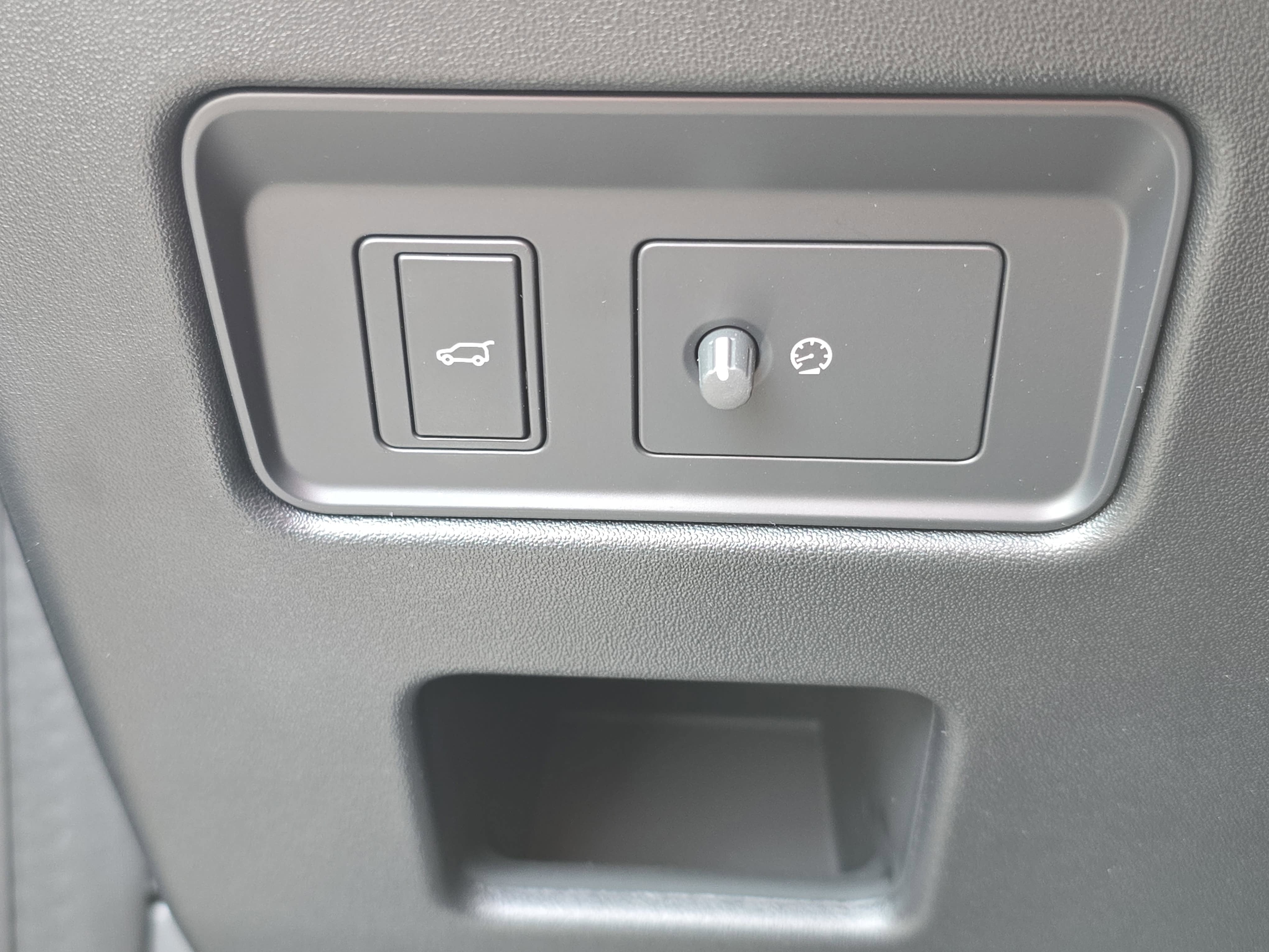 2025 Land Rover Discovery Dynamic SE