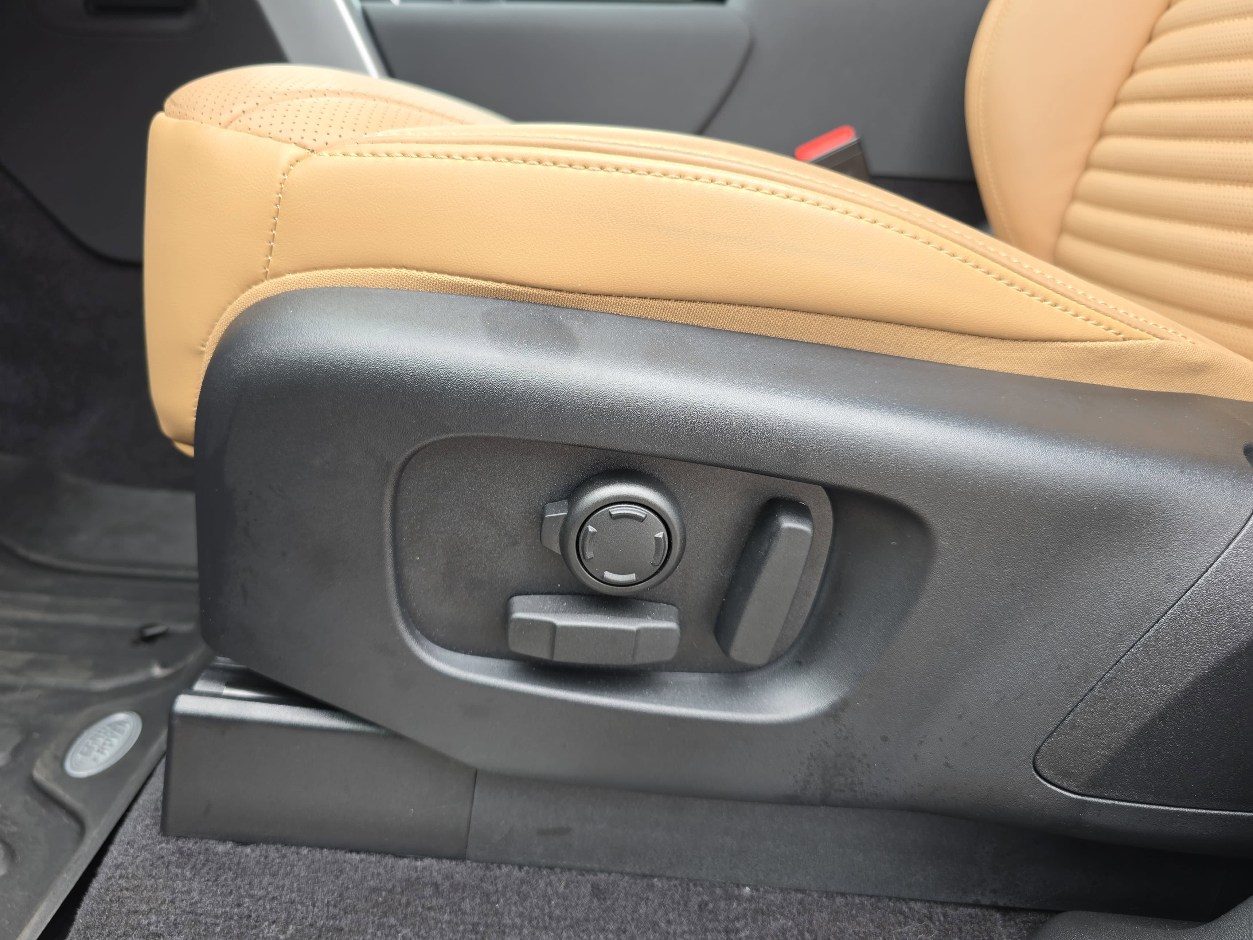 2025 Land Rover Discovery Dynamic SE