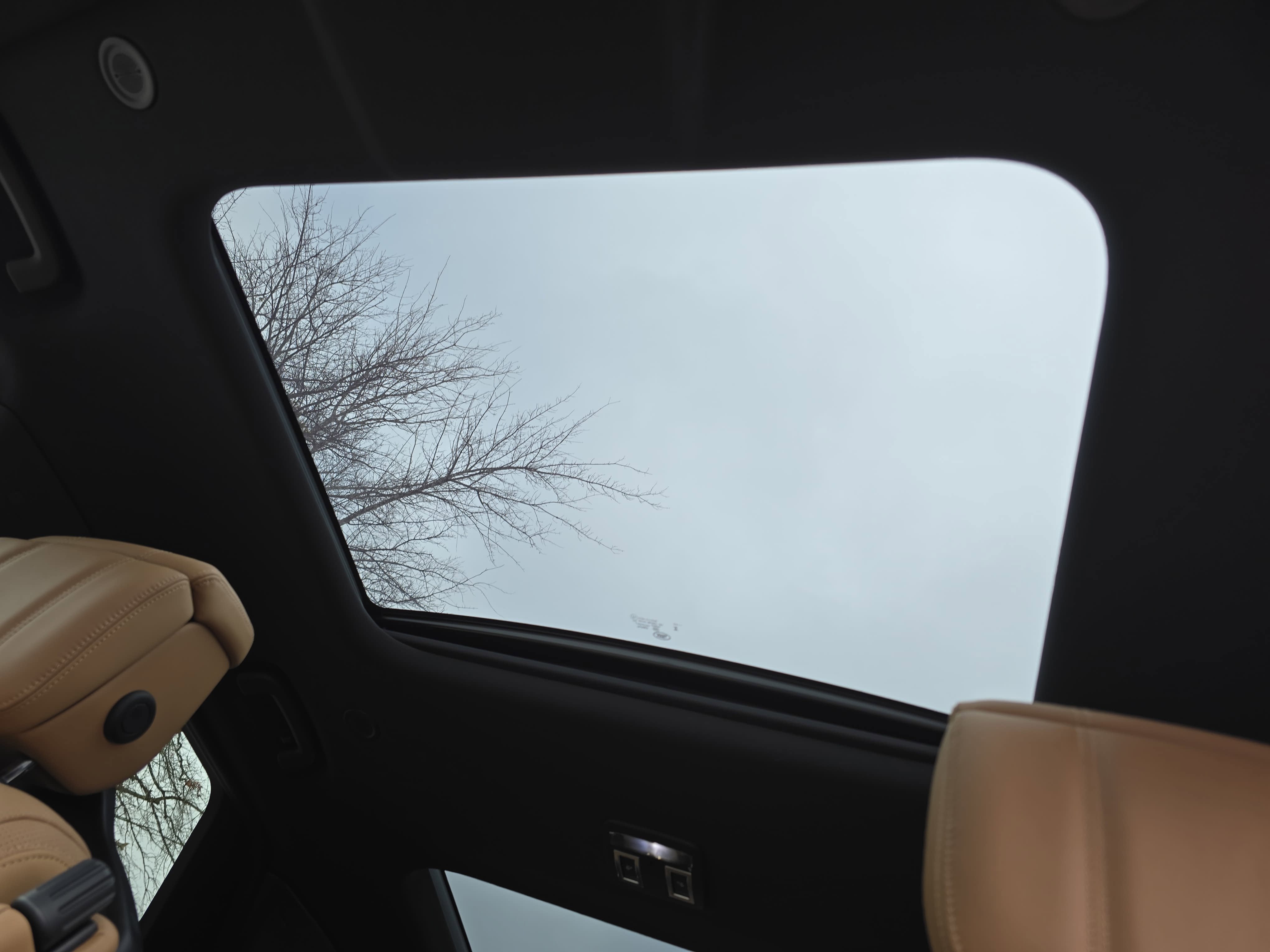 2025 Land Rover Discovery Dynamic SE