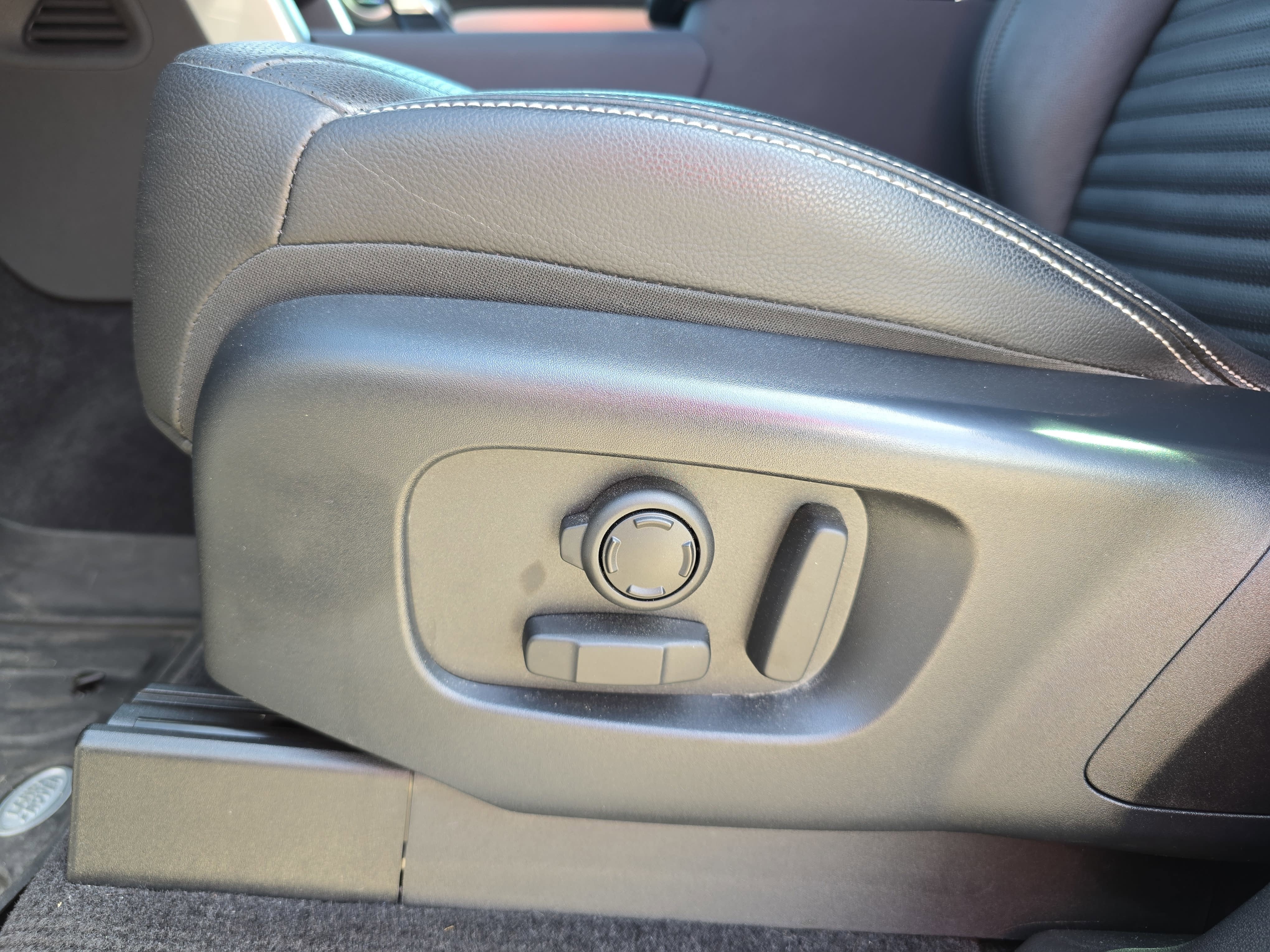 2022 Land Rover Discovery S R-Dynamic