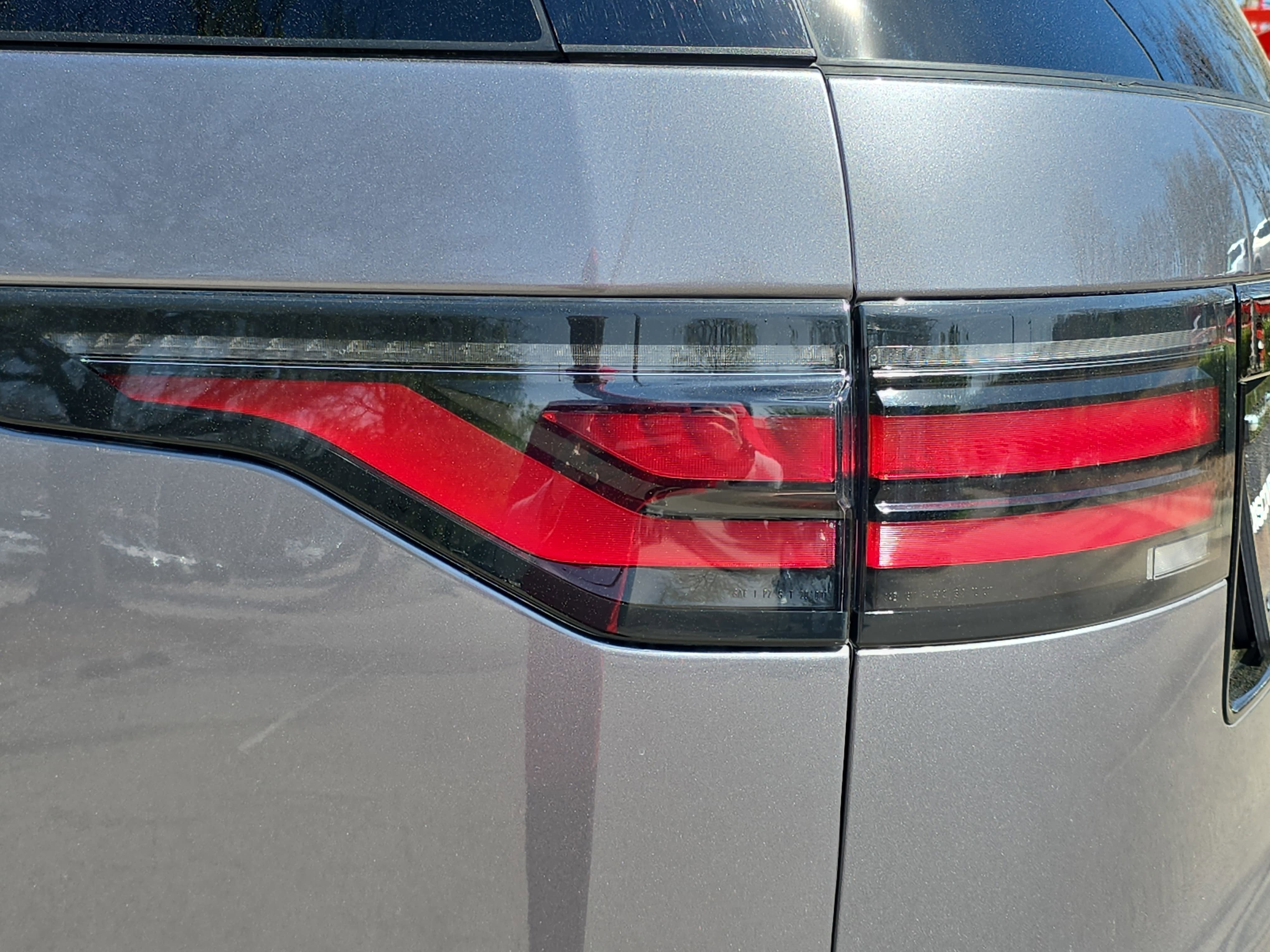 2022 Land Rover Discovery S R-Dynamic