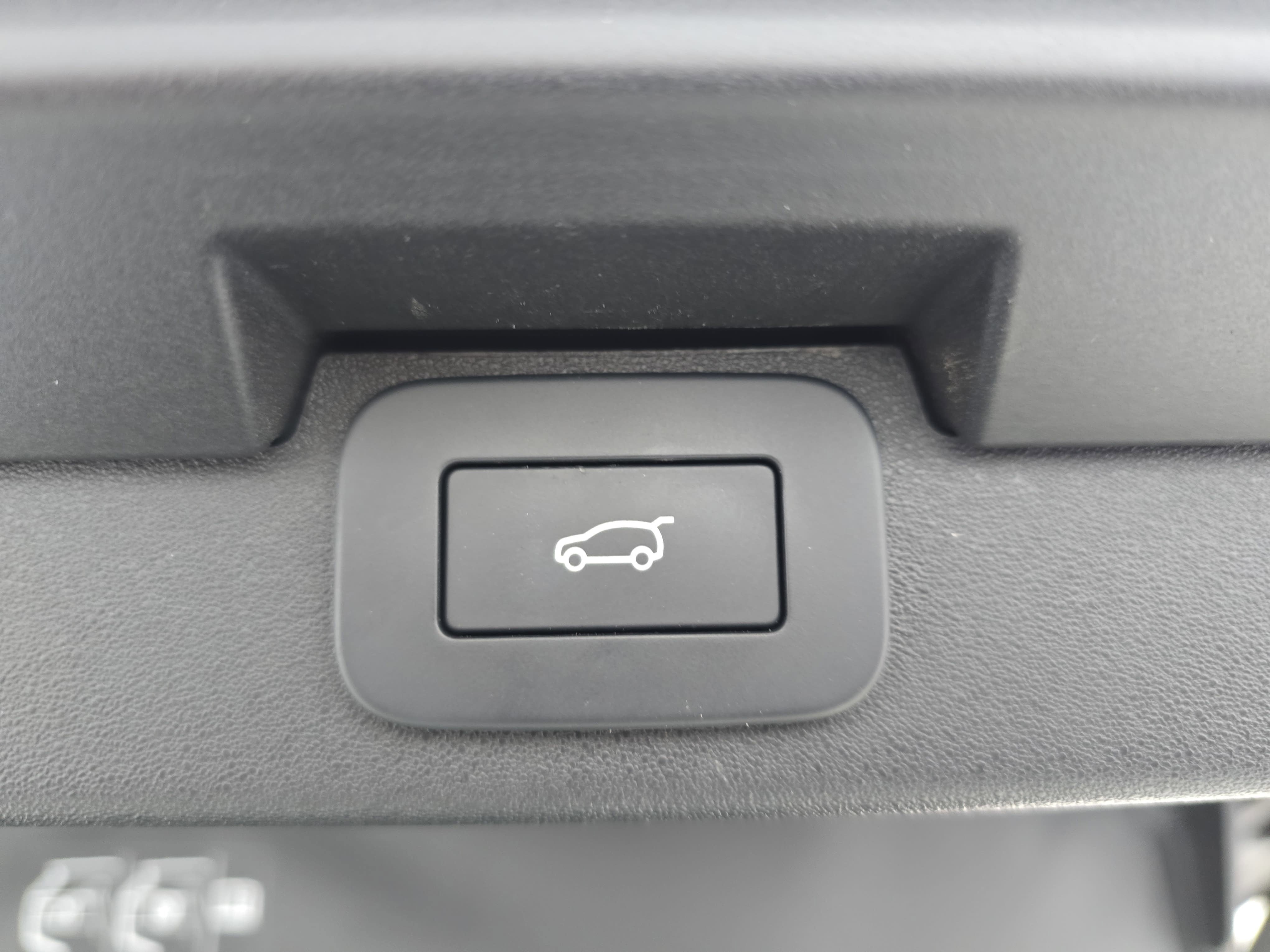 2024 Land Rover Discovery Metropolitan Edition