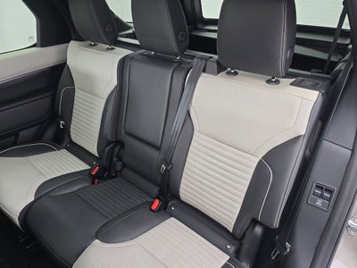 2024 Land Rover Discovery Metropolitan Edition