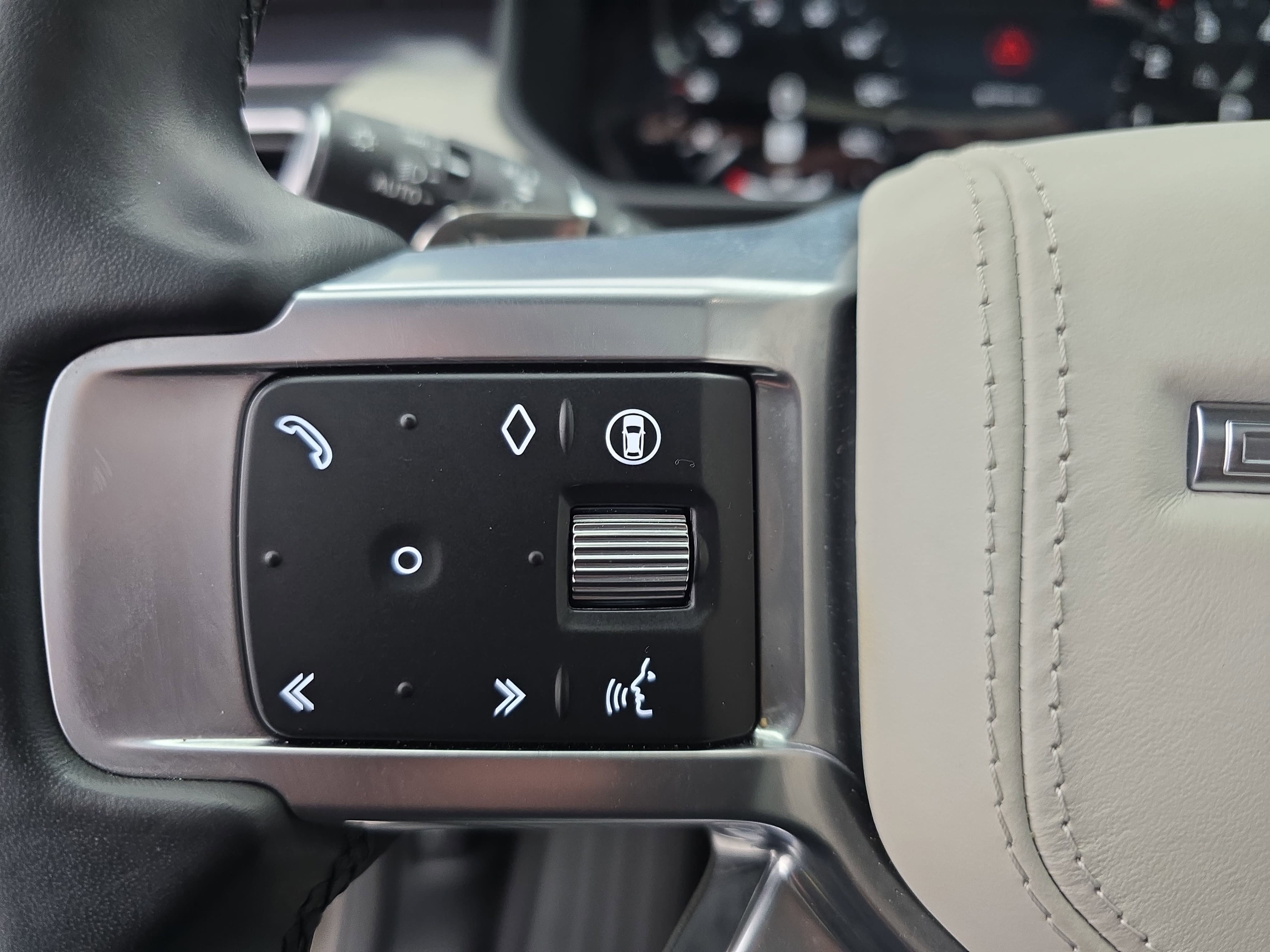 2024 Land Rover Discovery Metropolitan Edition