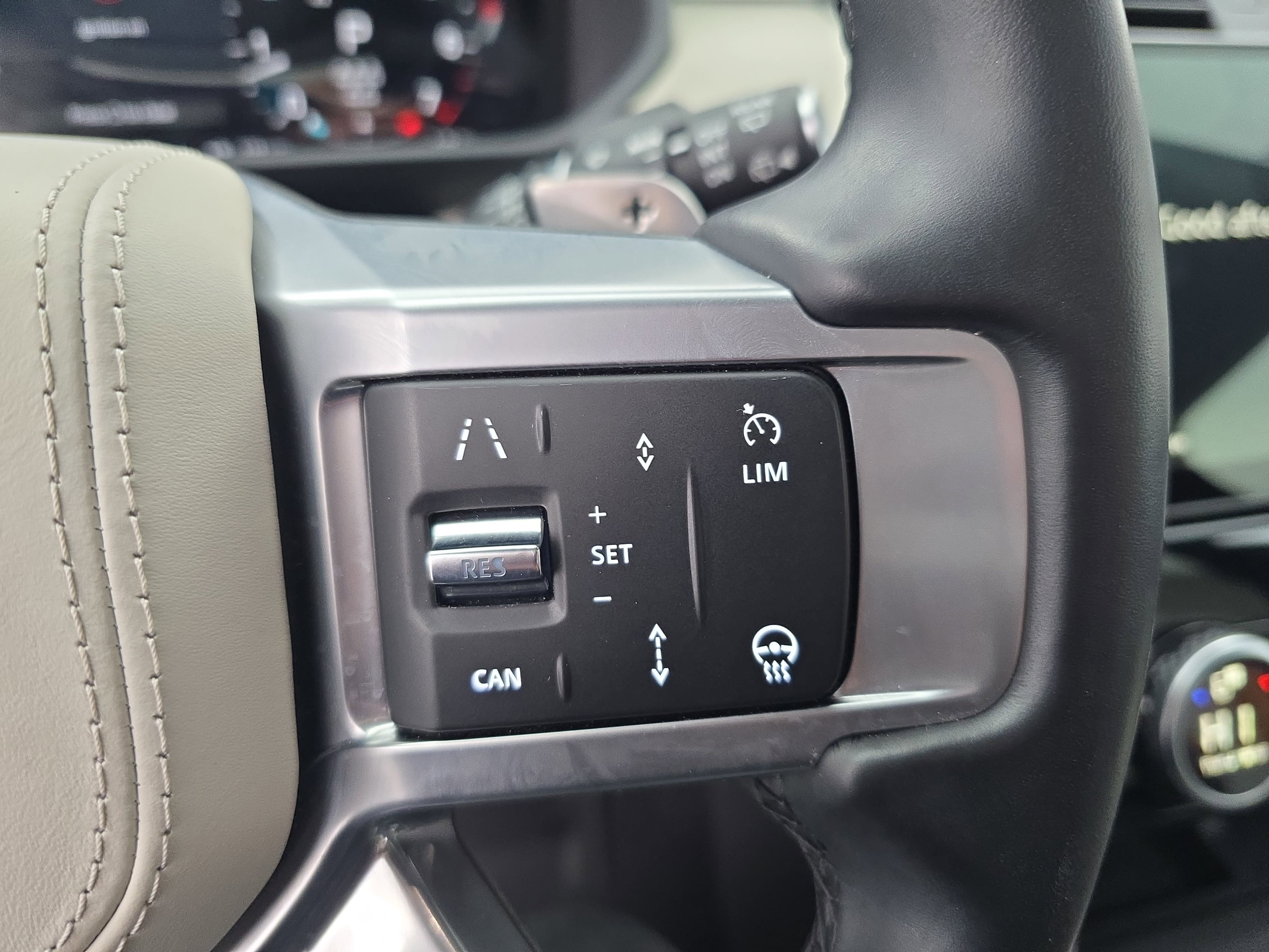 2024 Land Rover Discovery Metropolitan Edition