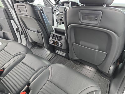 2024 Land Rover Discovery Metropolitan Edition