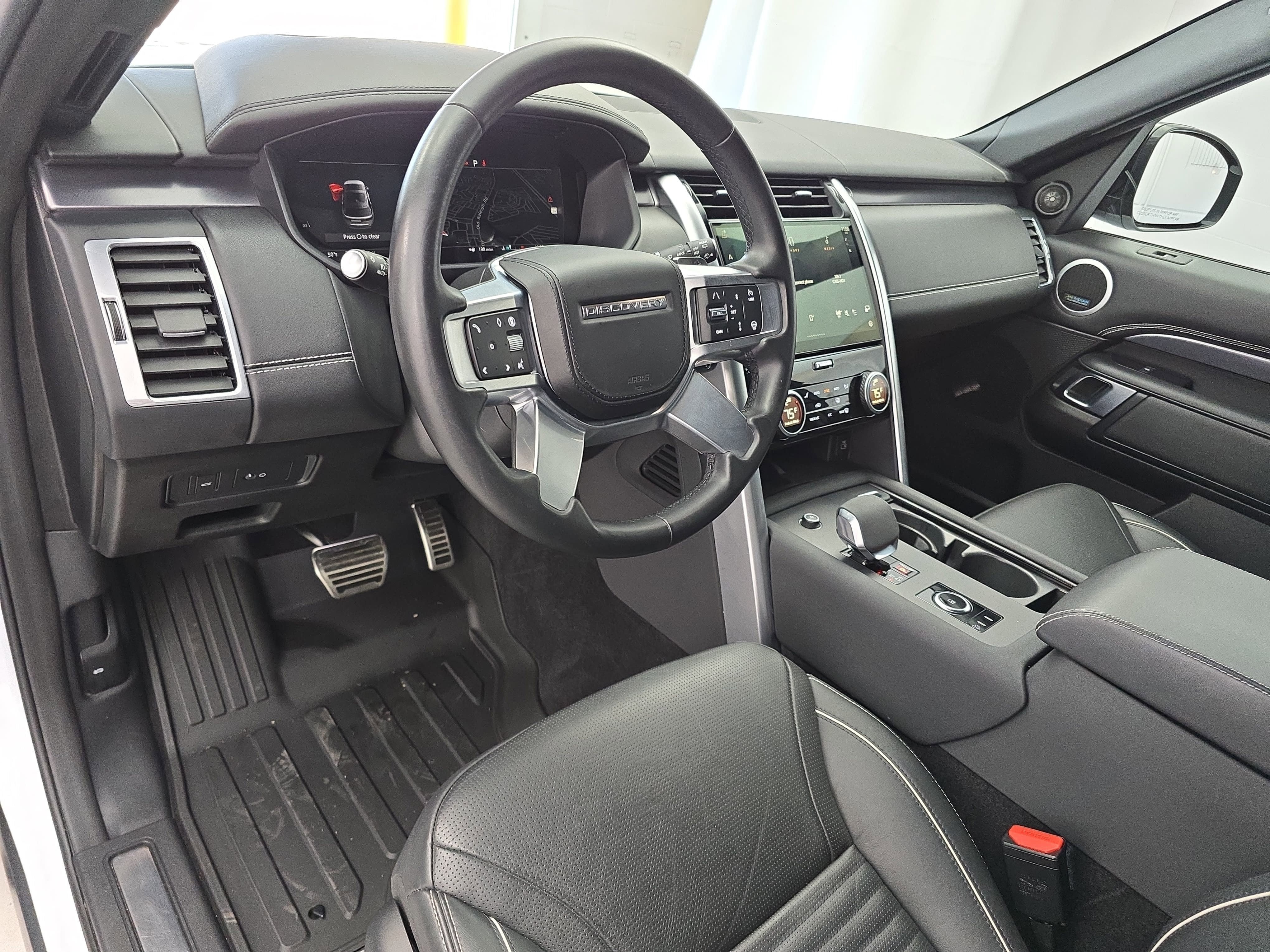 2024 Land Rover Discovery Metropolitan Edition