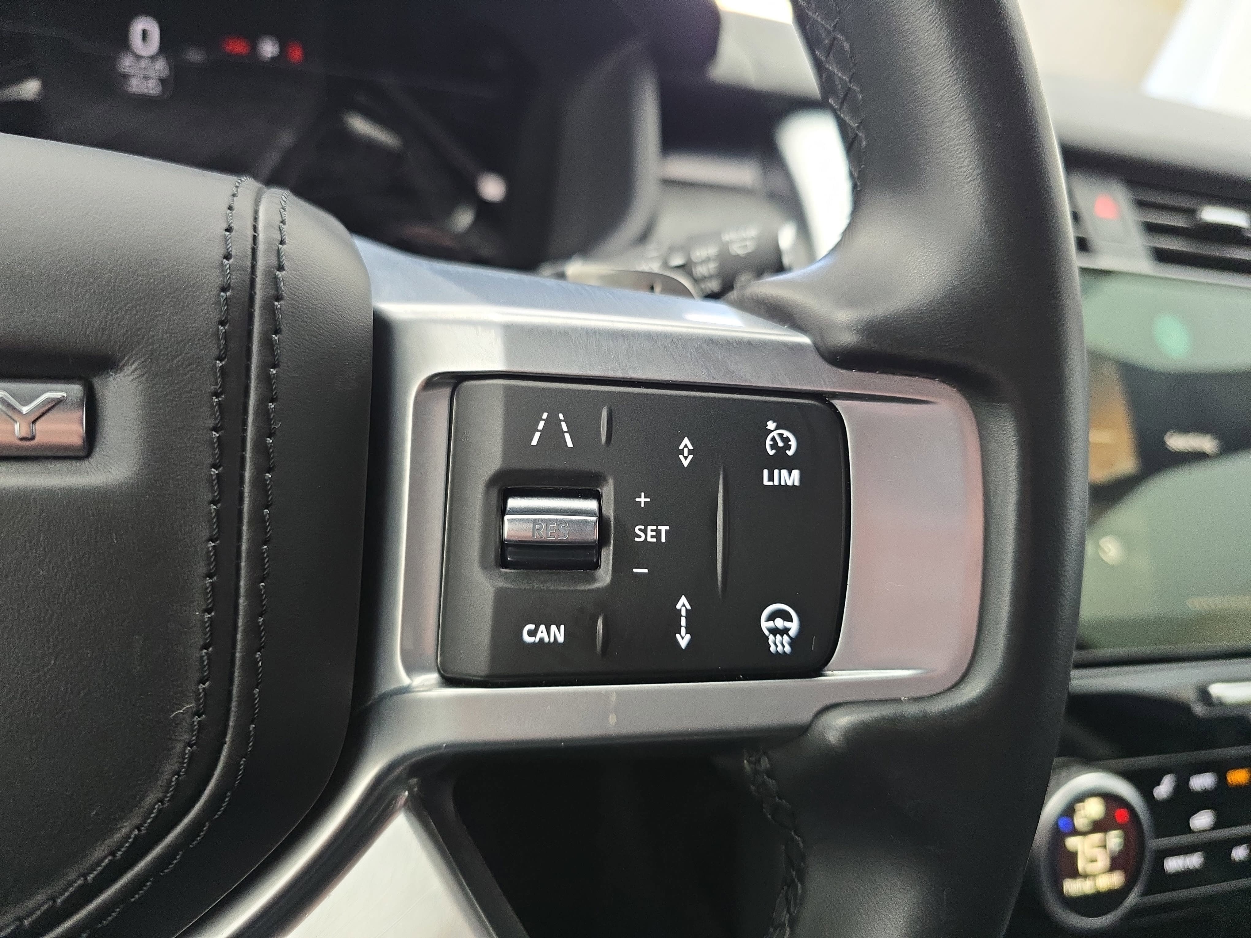 2024 Land Rover Discovery Metropolitan Edition