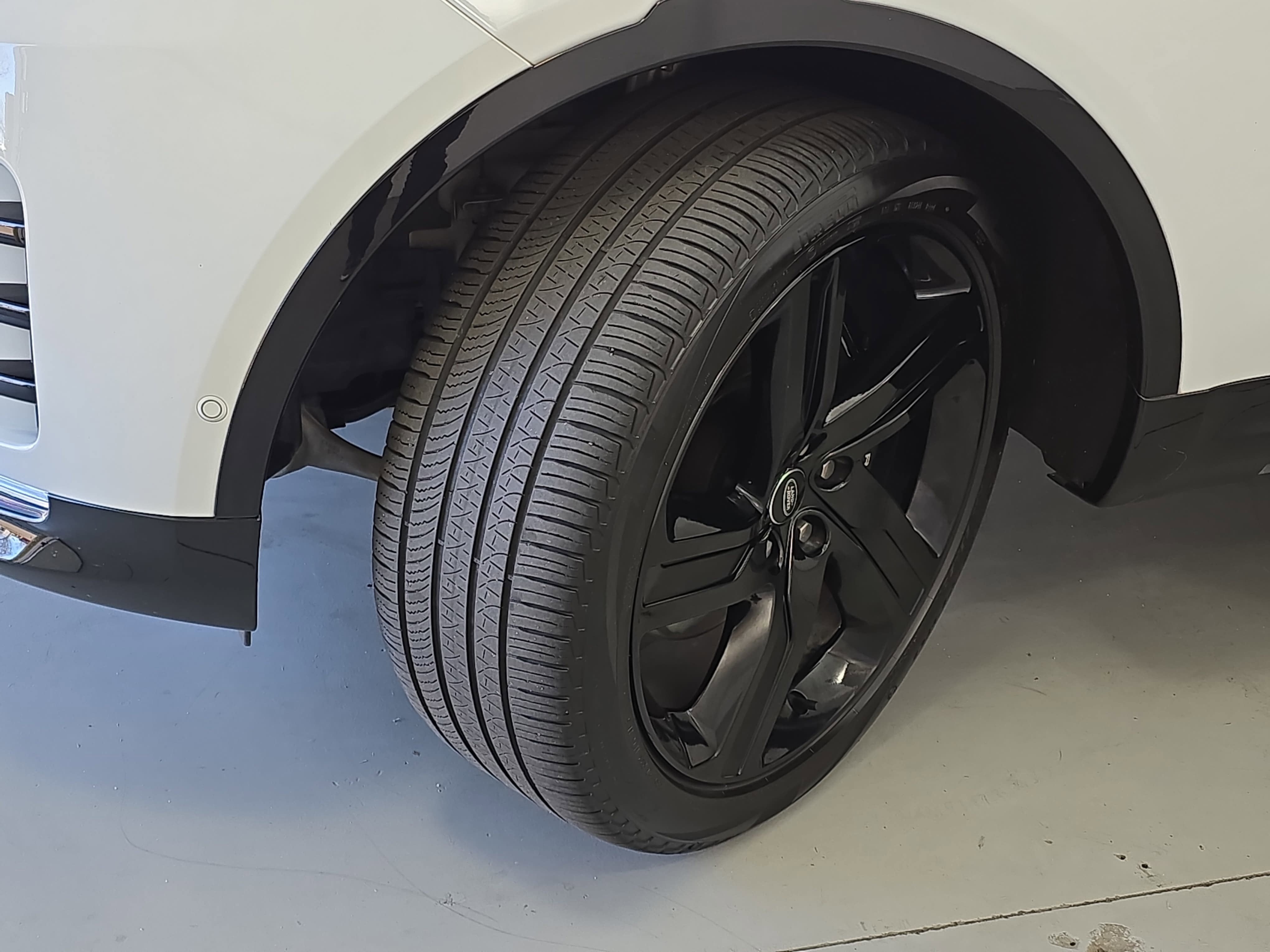 2024 Land Rover Discovery Metropolitan Edition