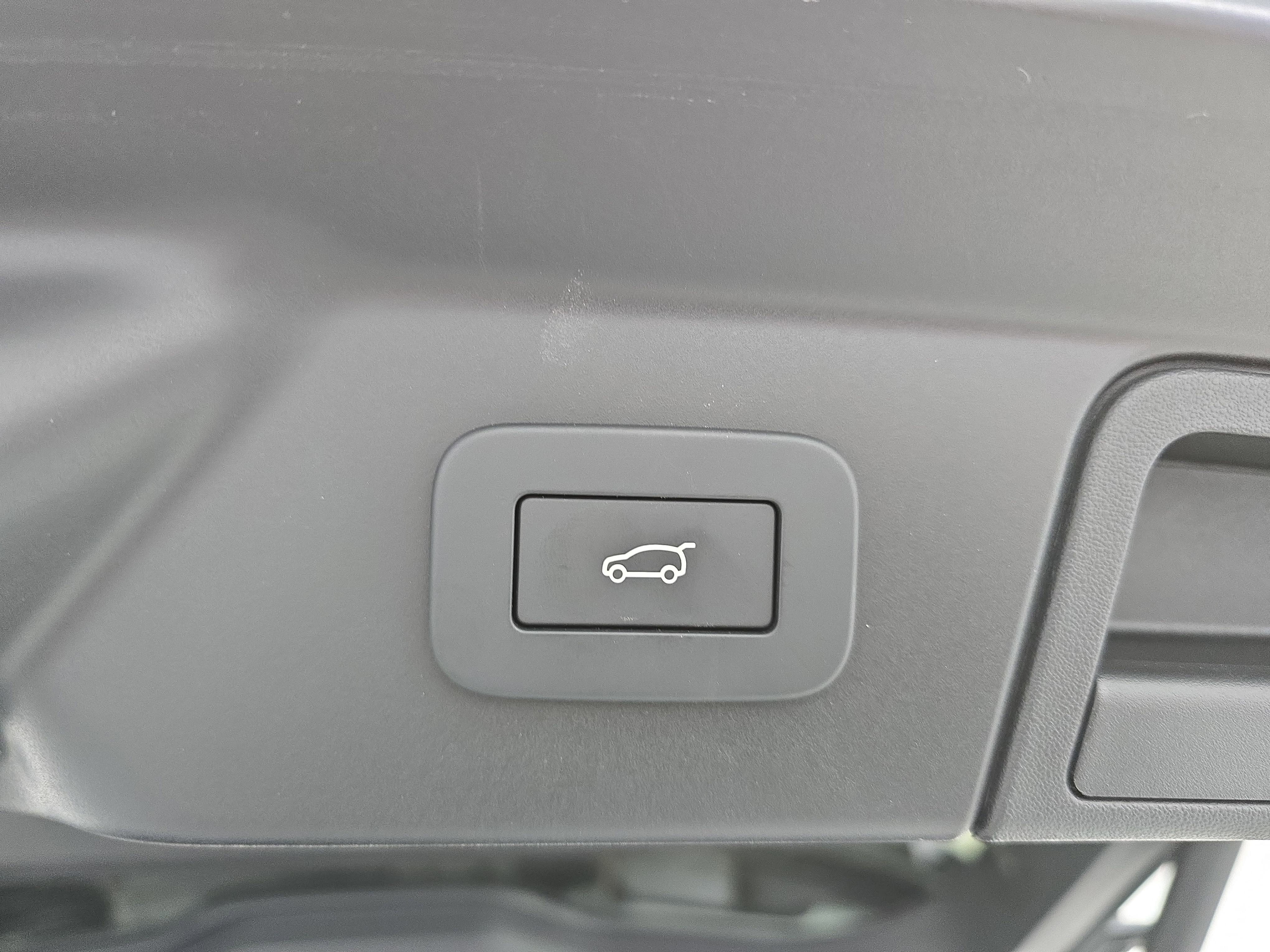 2025 Land Rover Range Rover Velar S