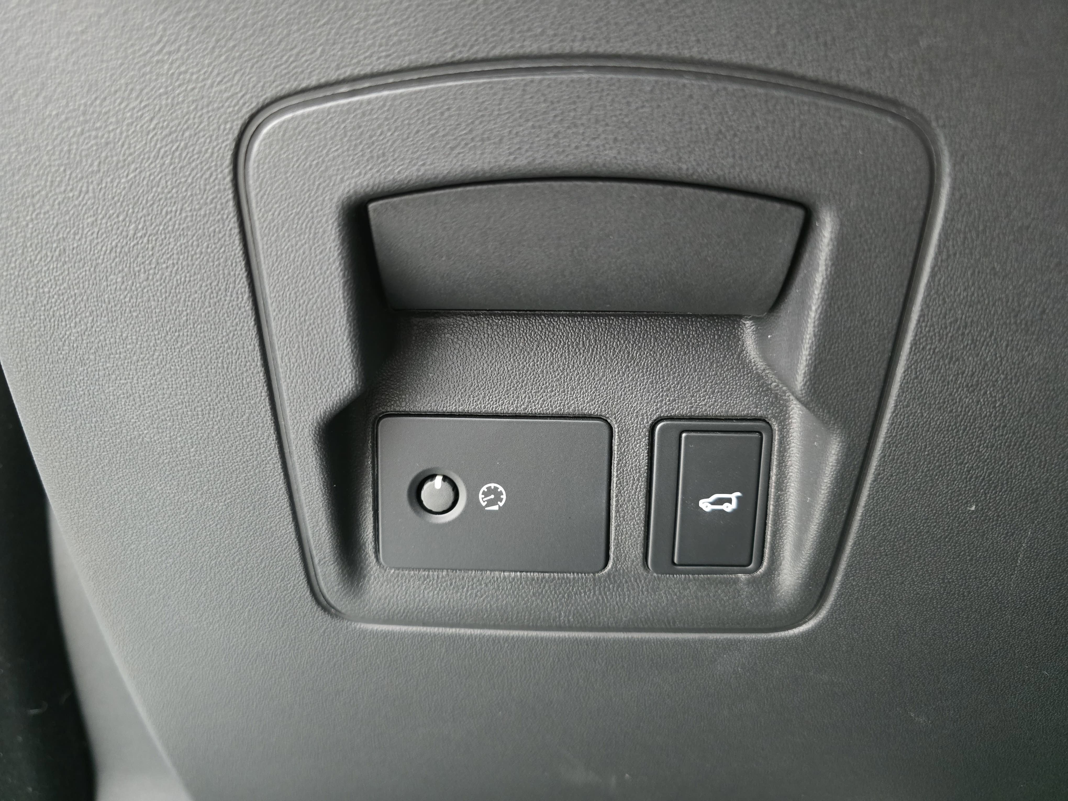 2025 Land Rover Range Rover Velar S