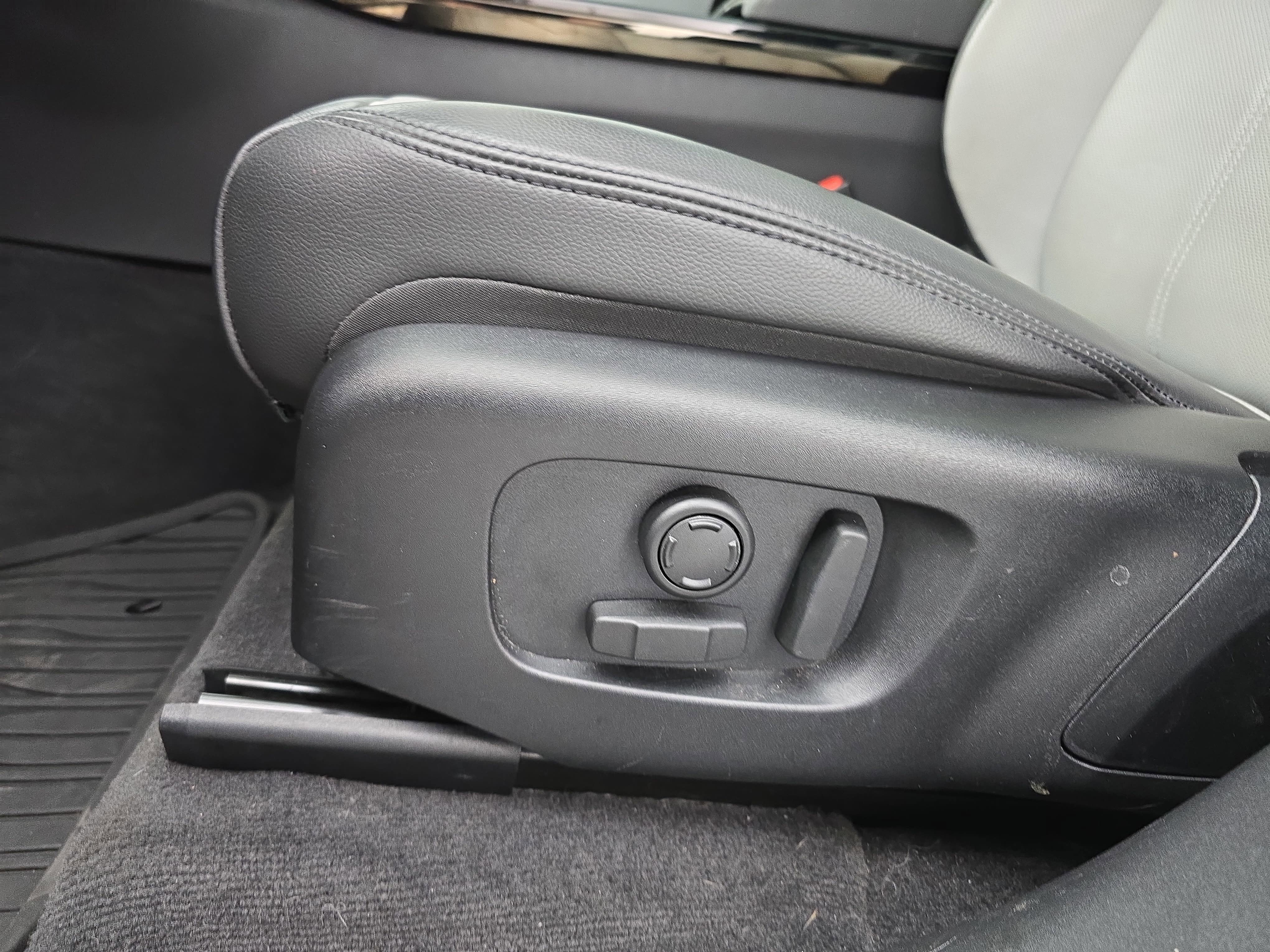 2025 Land Rover Range Rover Velar S