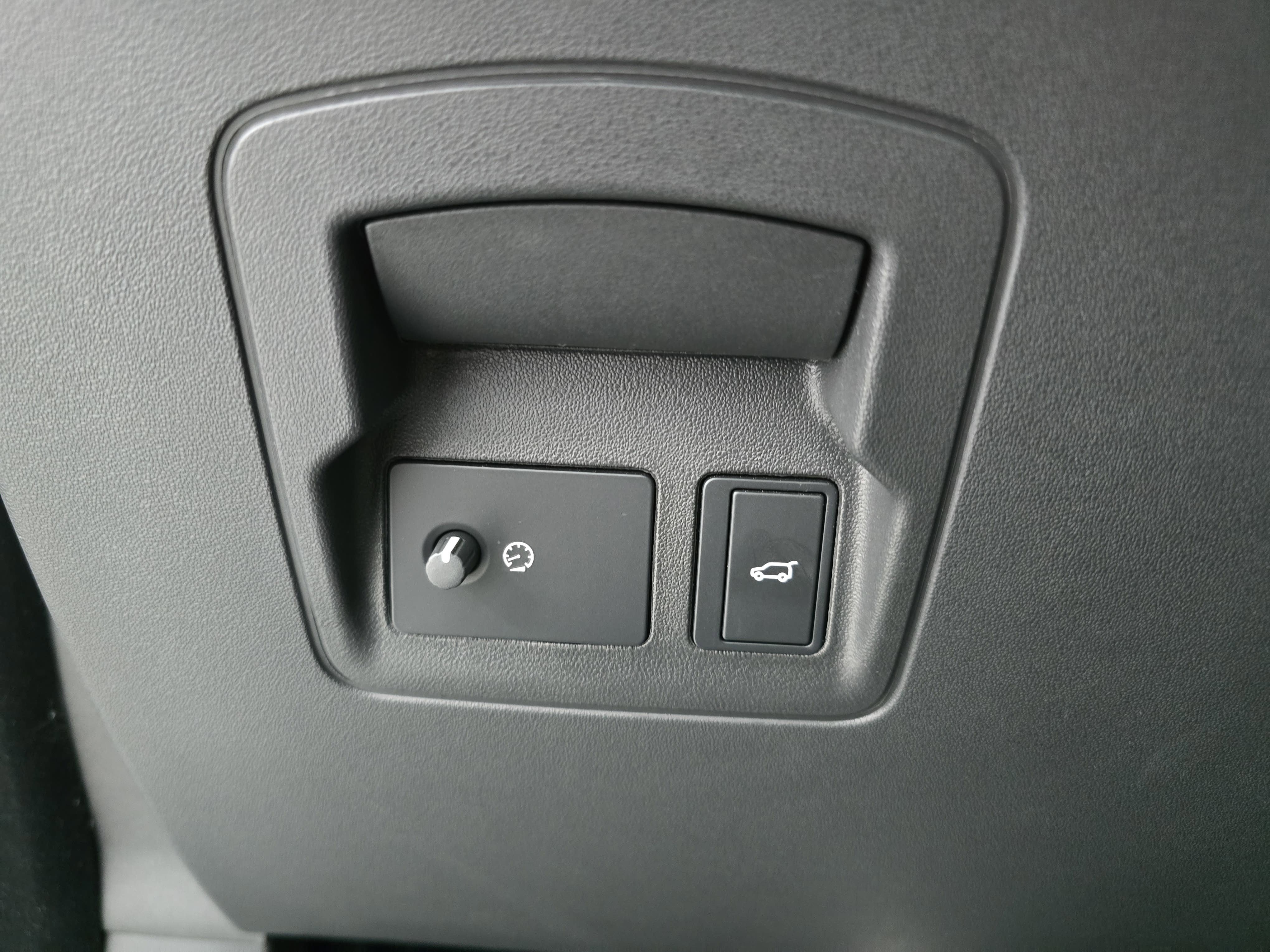 2025 Land Rover Range Rover Velar S