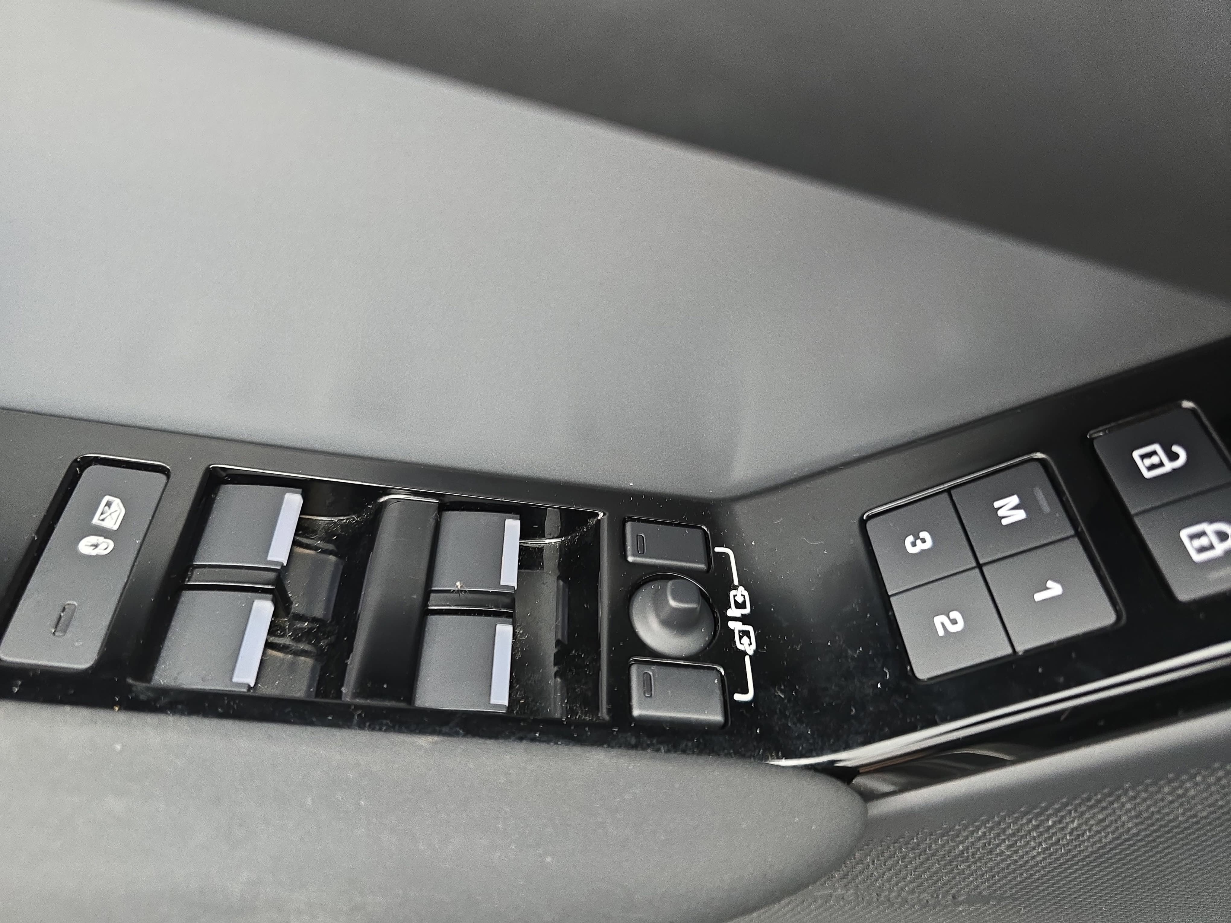 2025 Land Rover Range Rover Velar S