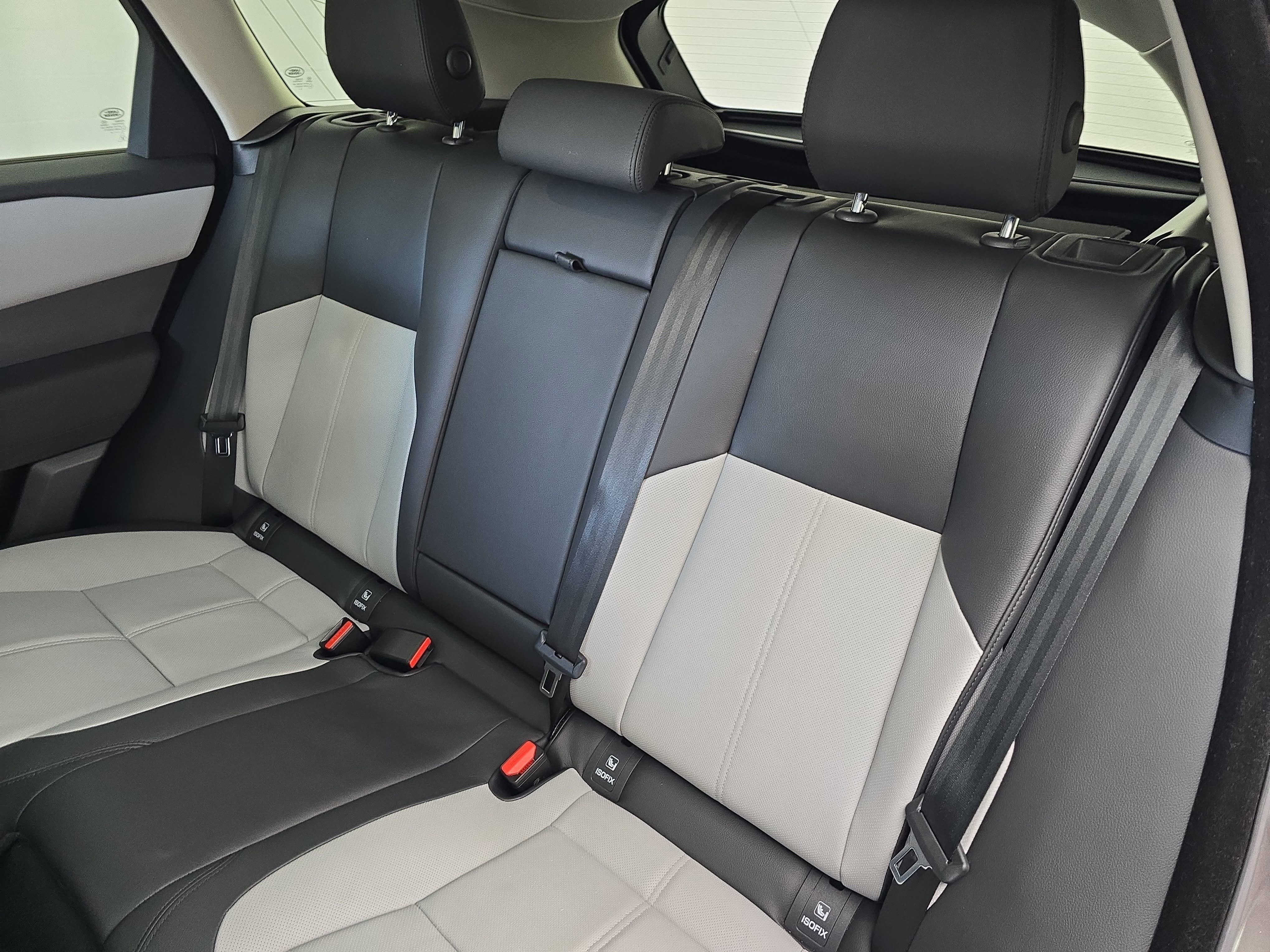 2025 Land Rover Range Rover Velar Dynamic SE