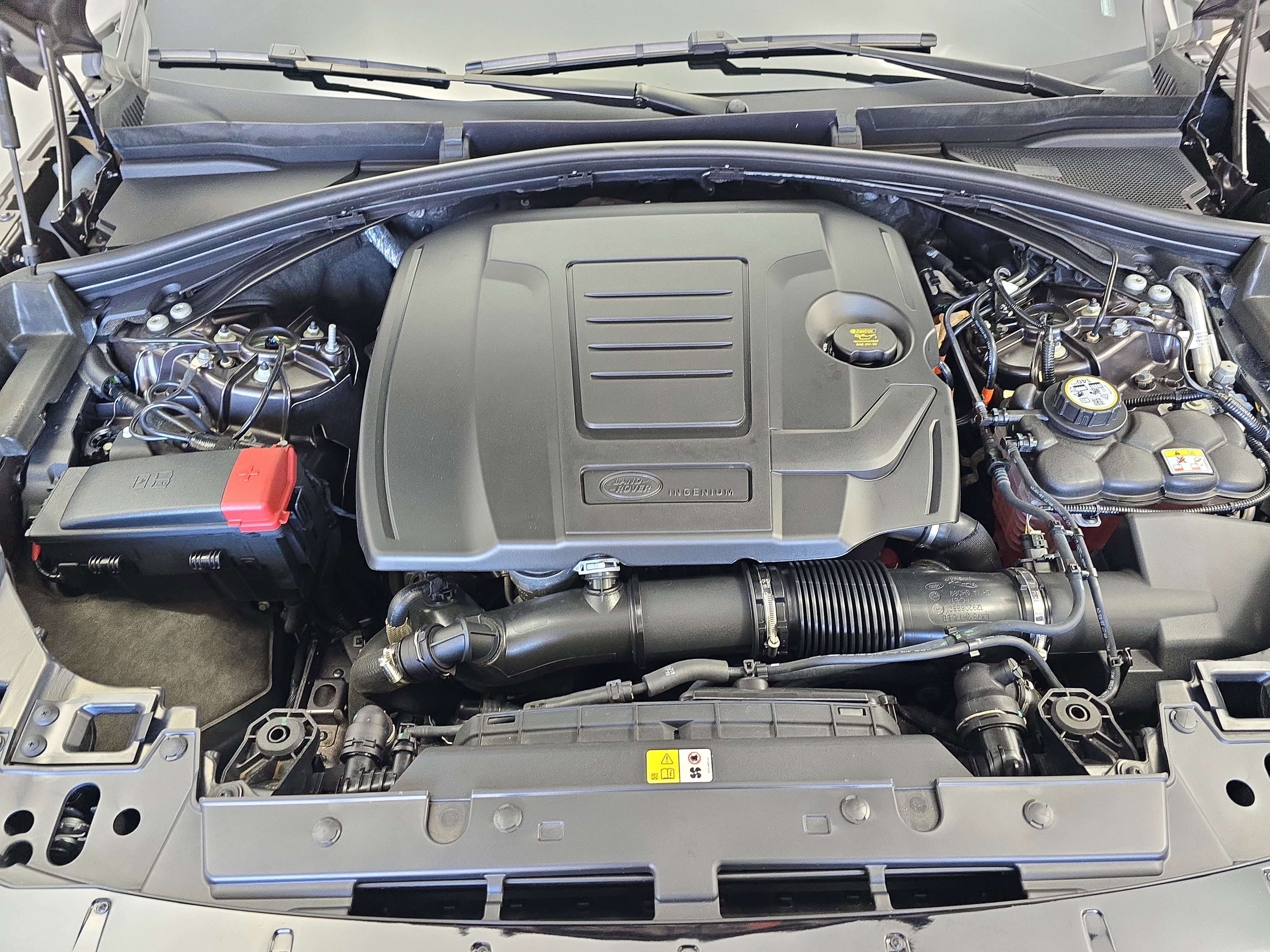 2025 Land Rover Range Rover Velar Dynamic SE