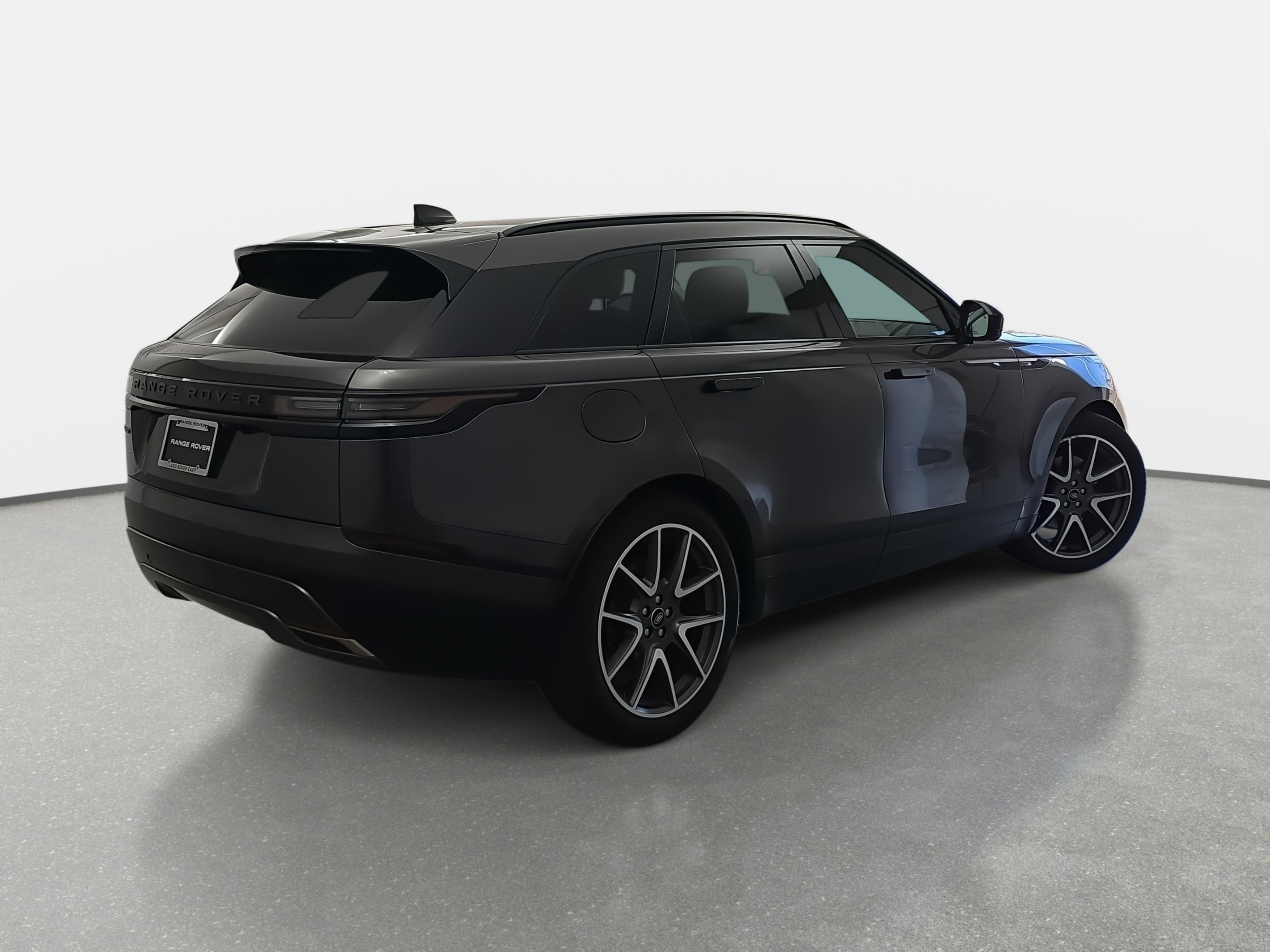 2025 Land Rover Range Rover Velar Dynamic SE