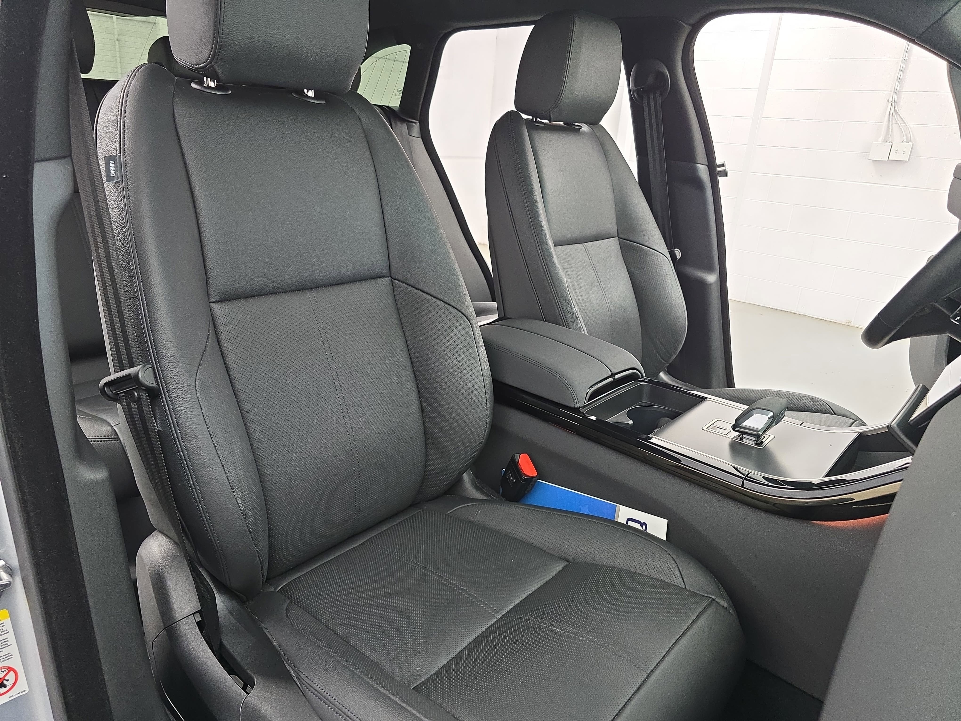 2025 Land Rover Range Rover Velar Dynamic SE