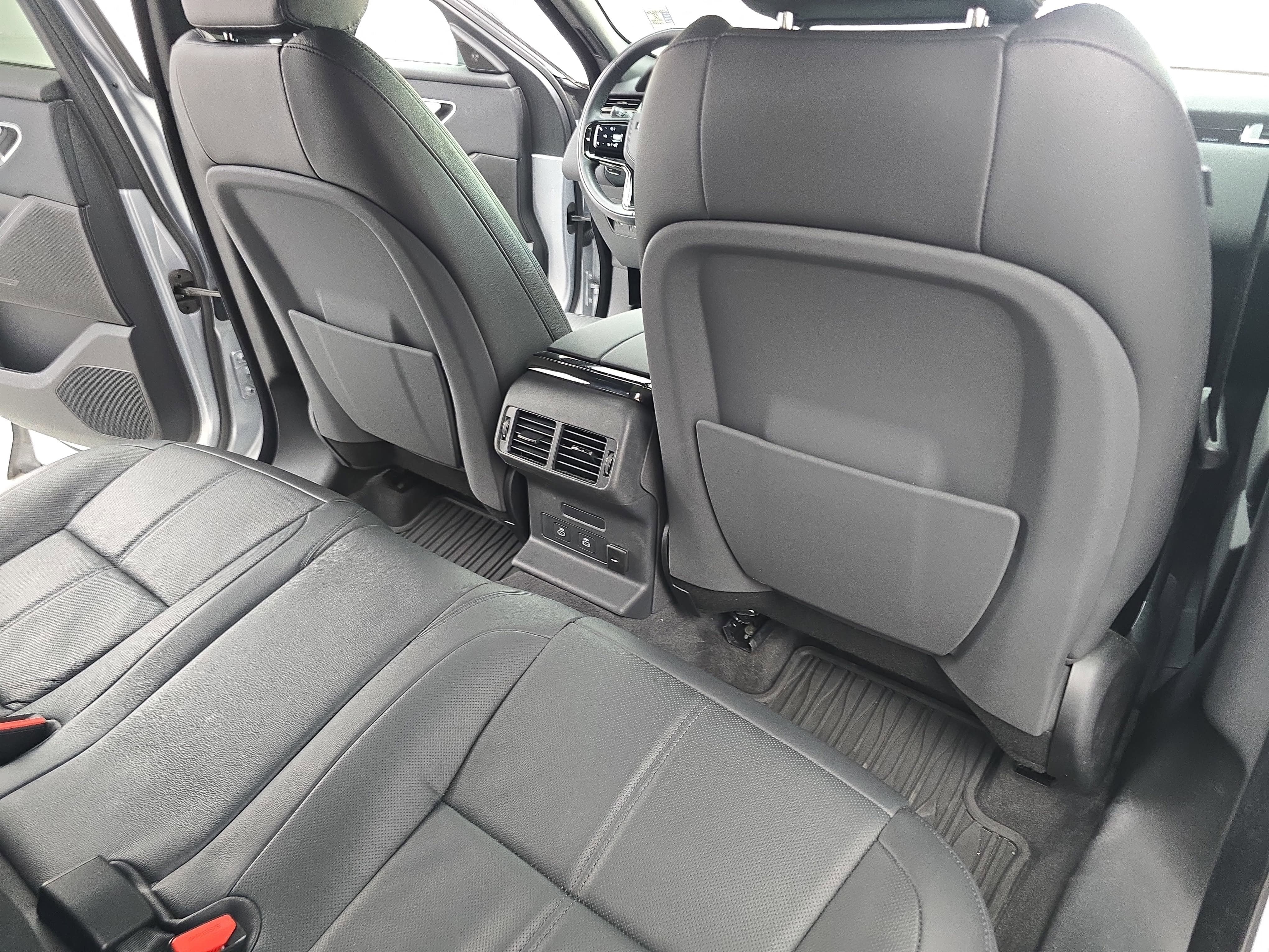 2025 Land Rover Range Rover Velar Dynamic SE