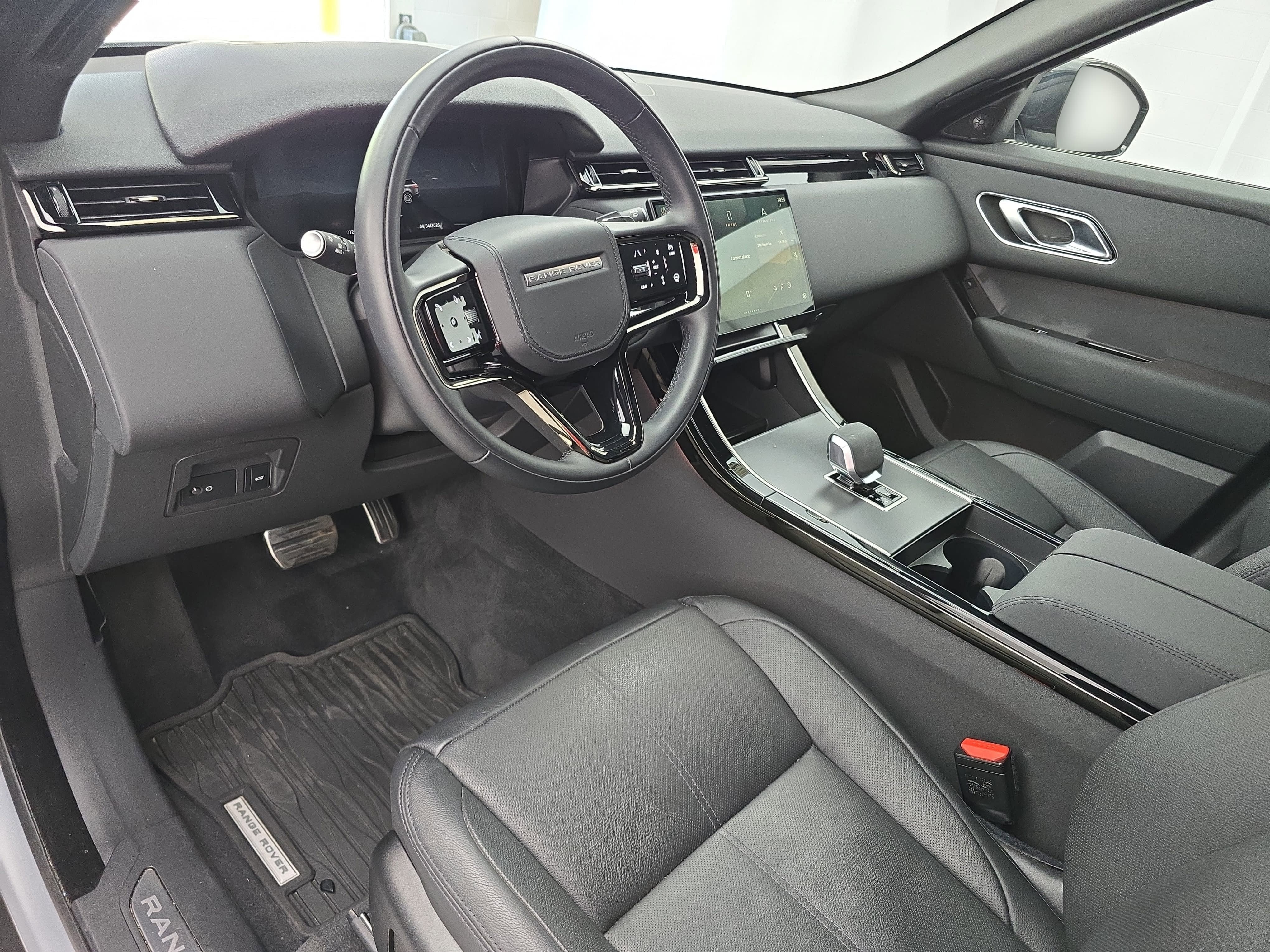 2025 Land Rover Range Rover Velar Dynamic SE