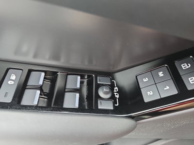 2025 Land Rover Range Rover Velar Dynamic SE