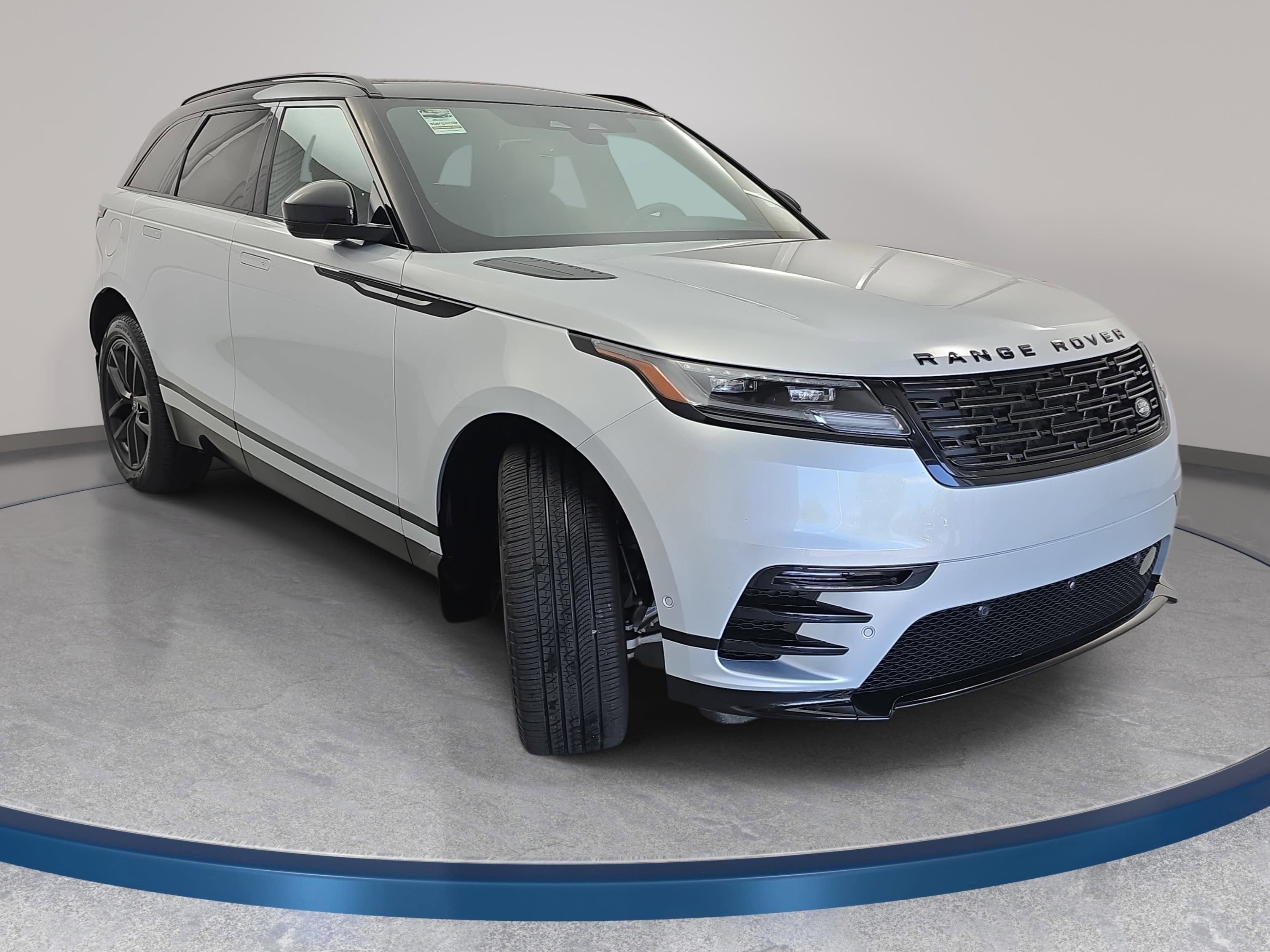 2025 Land Rover Range Rover Velar Dynamic SE