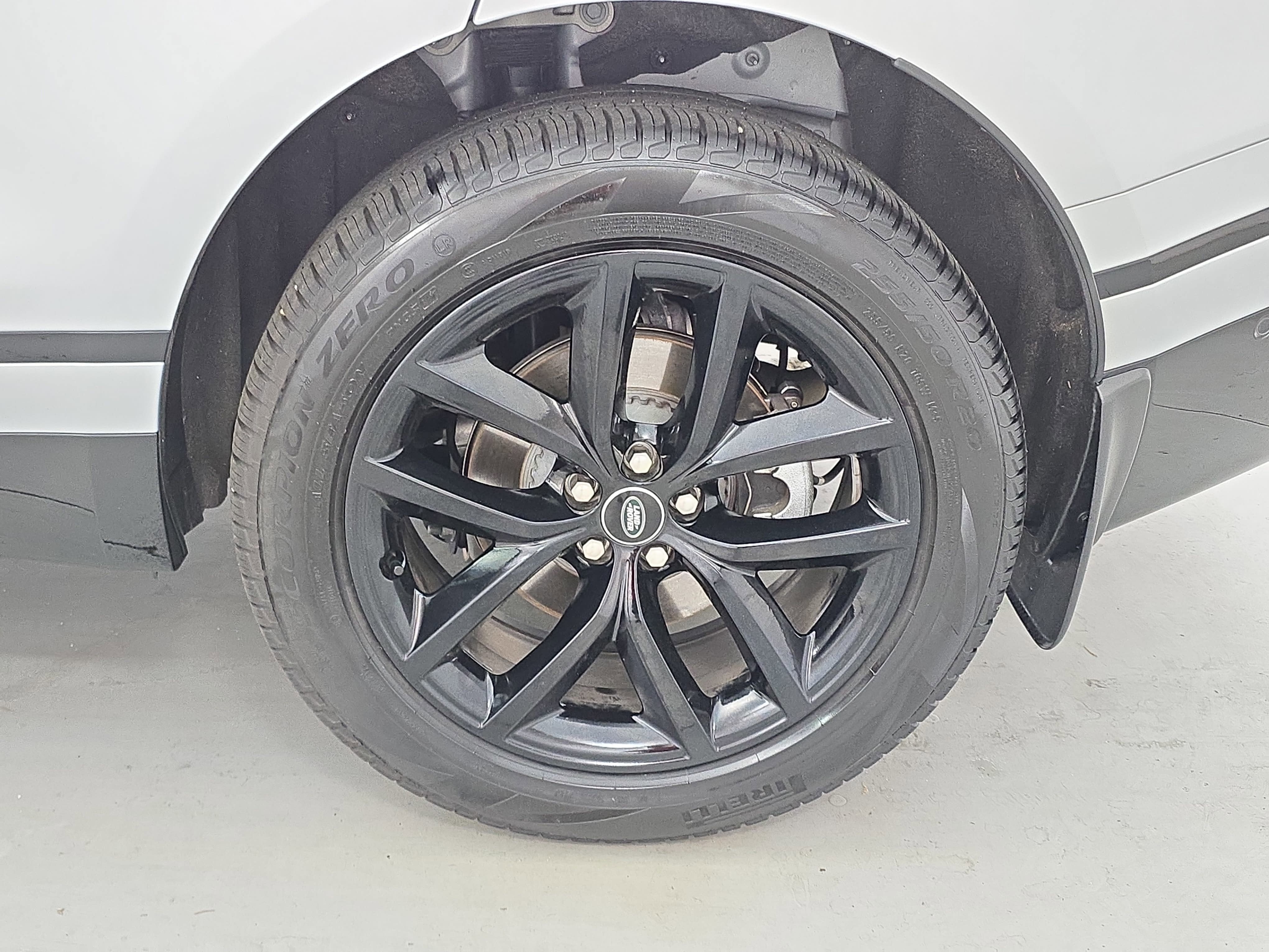 2025 Land Rover Range Rover Velar Dynamic SE