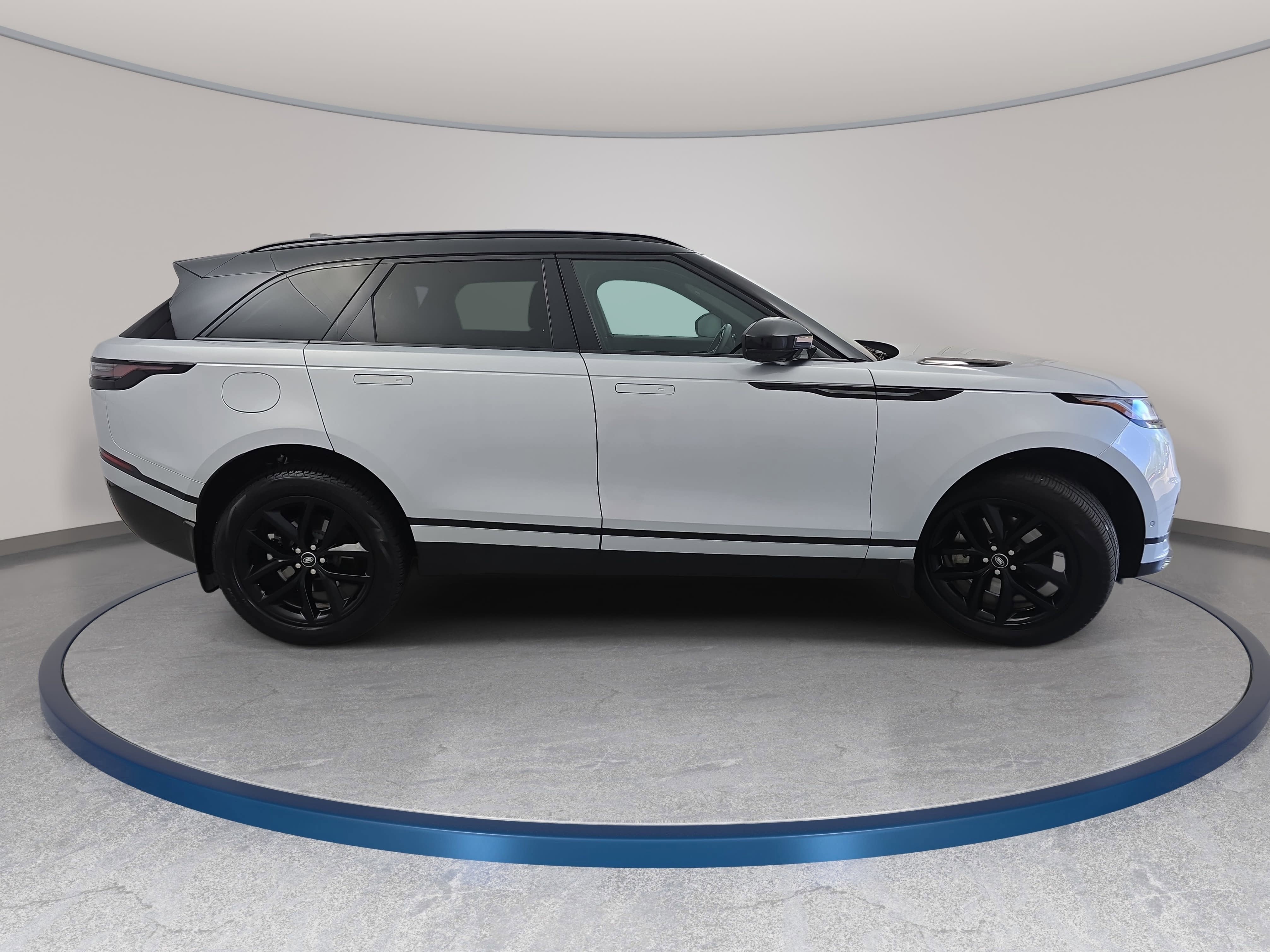 2025 Land Rover Range Rover Velar Dynamic SE