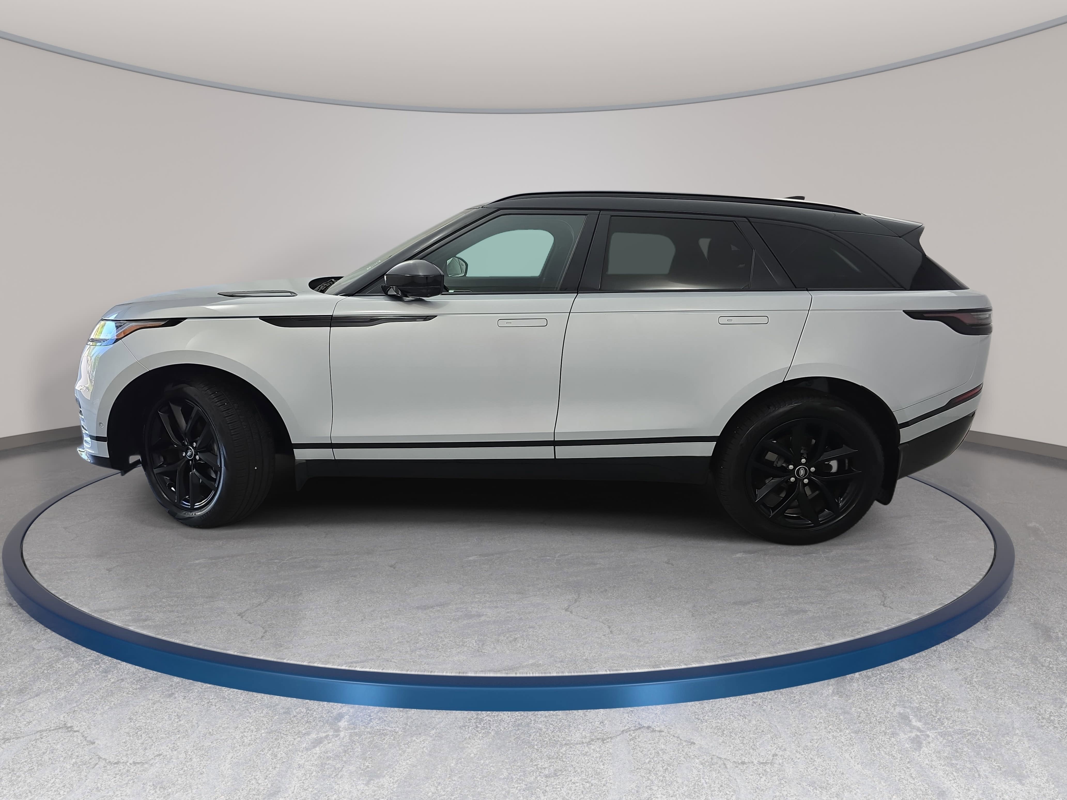 2025 Land Rover Range Rover Velar Dynamic SE