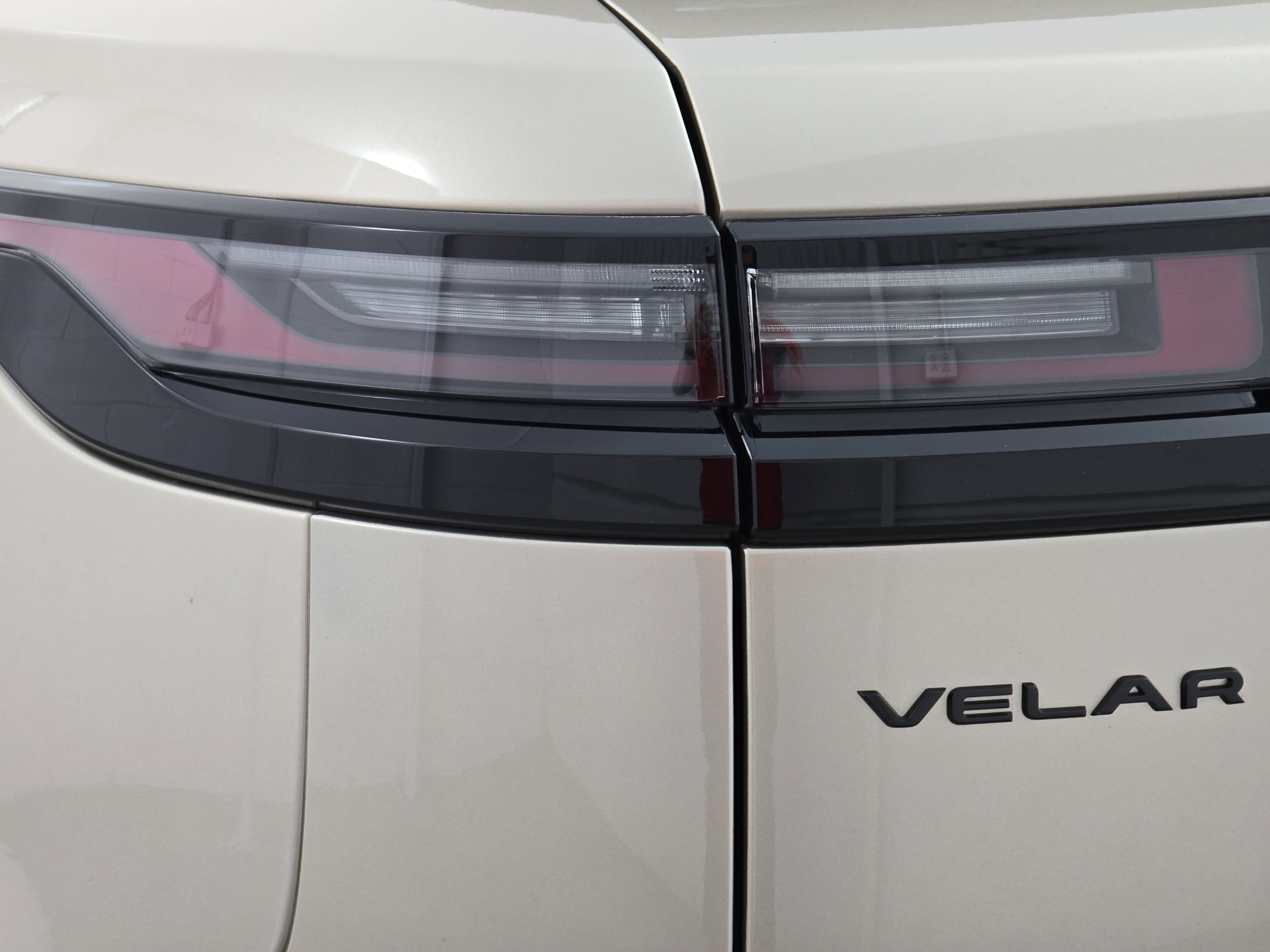 2026 Land Rover Range Rover Velar Dynamic SE