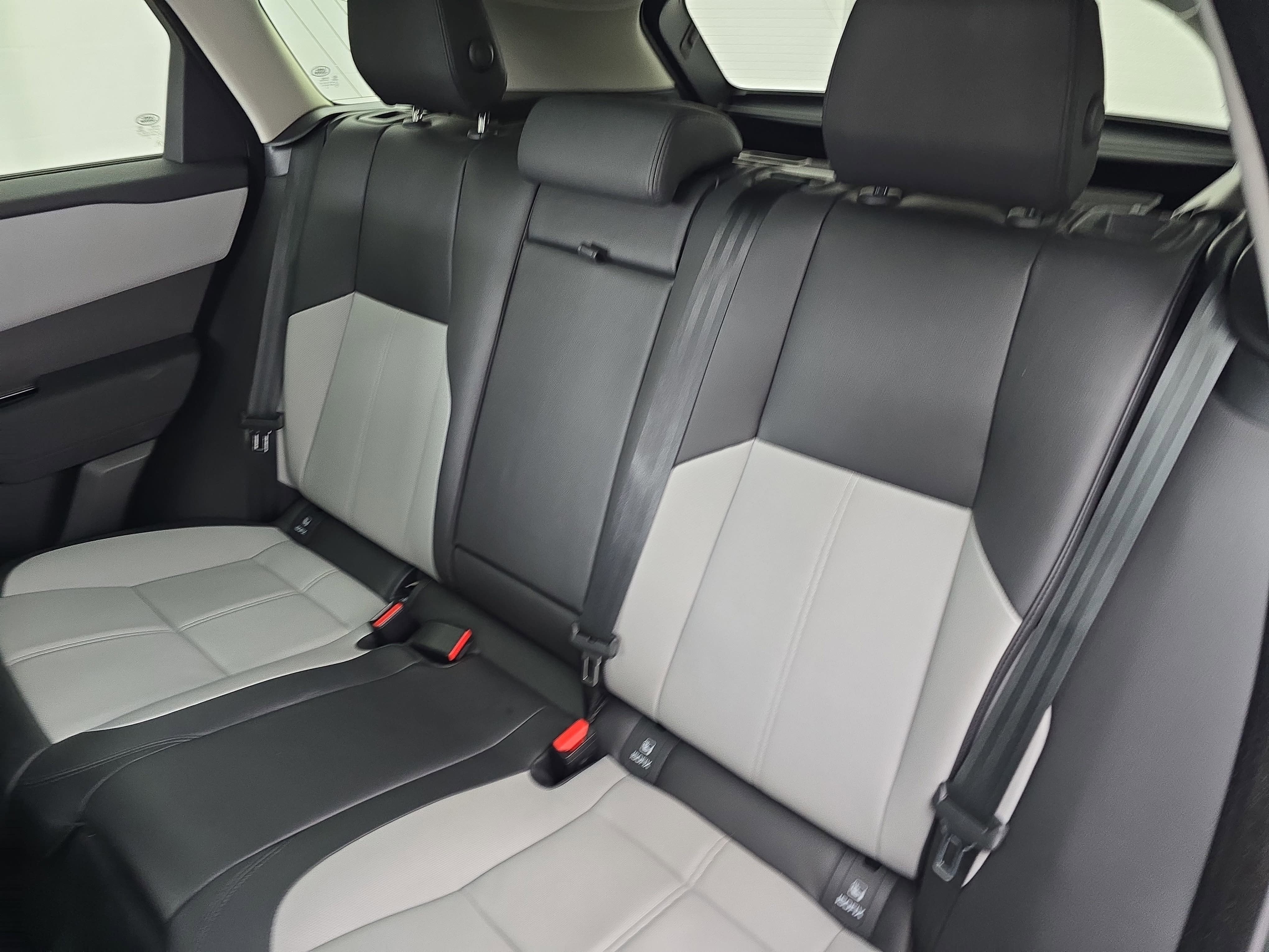 2025 Land Rover Range Rover Velar Dynamic SE