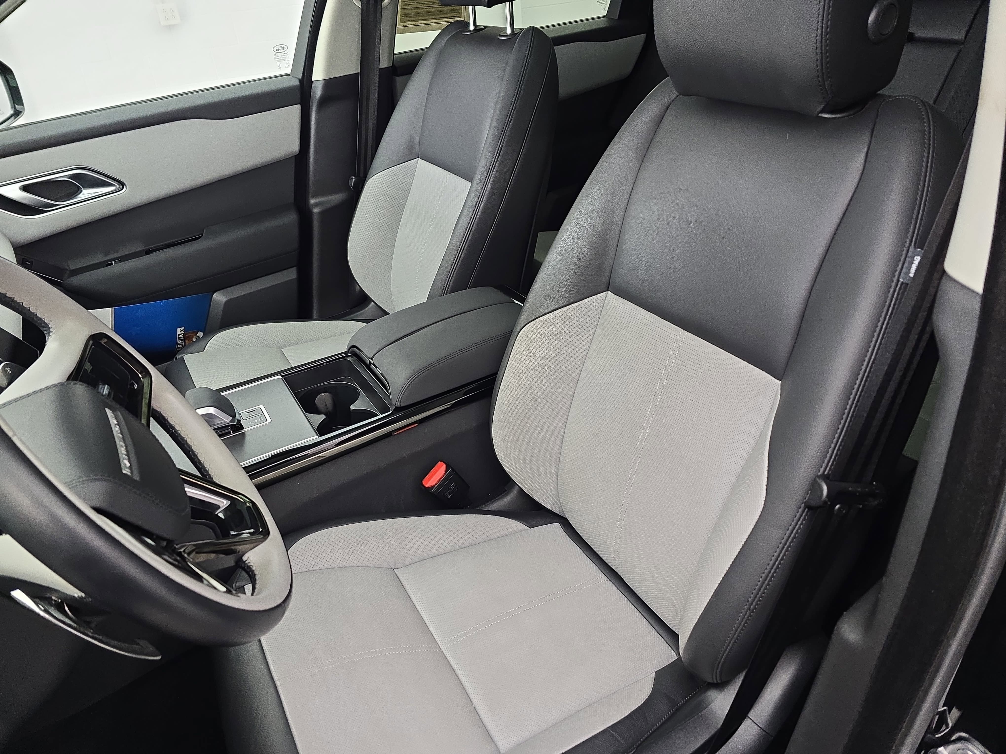 2025 Land Rover Range Rover Velar Dynamic SE