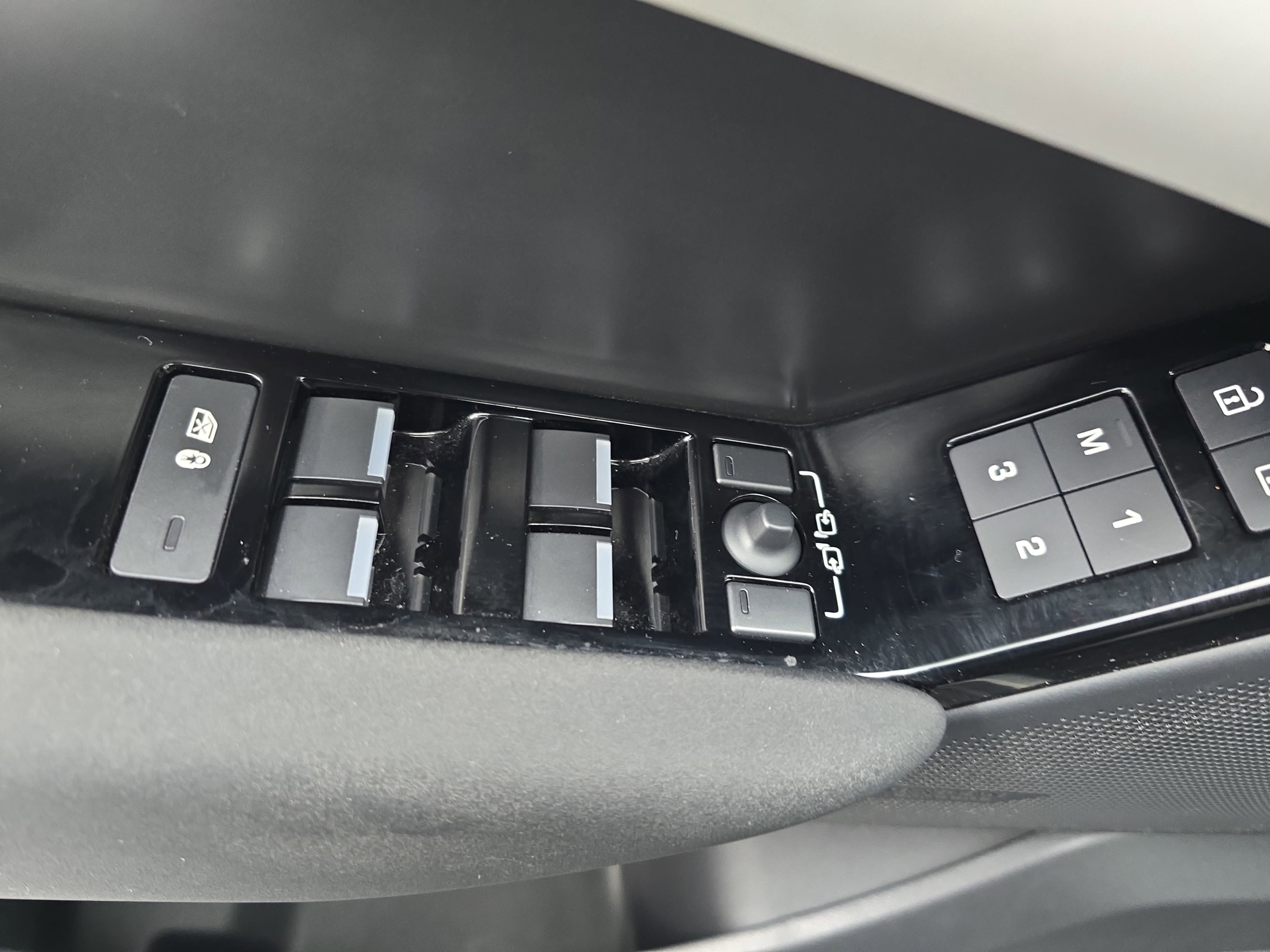 2025 Land Rover Range Rover Velar Dynamic SE